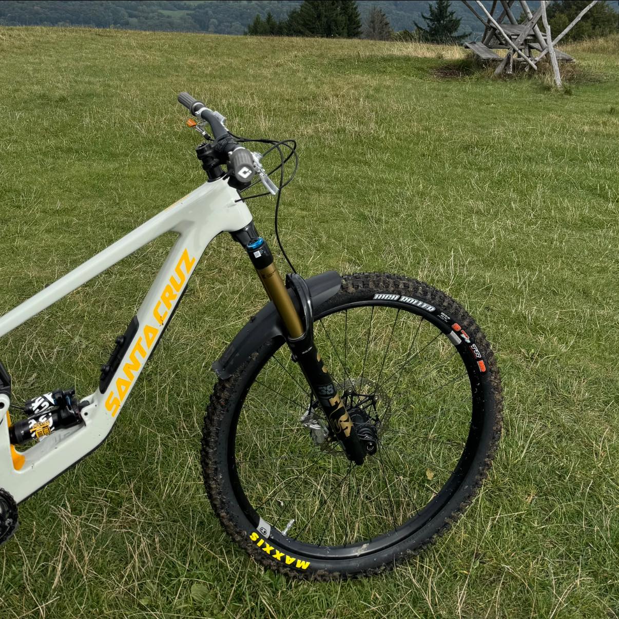 What coil shock size for a Santa Cruz Bronson V4?