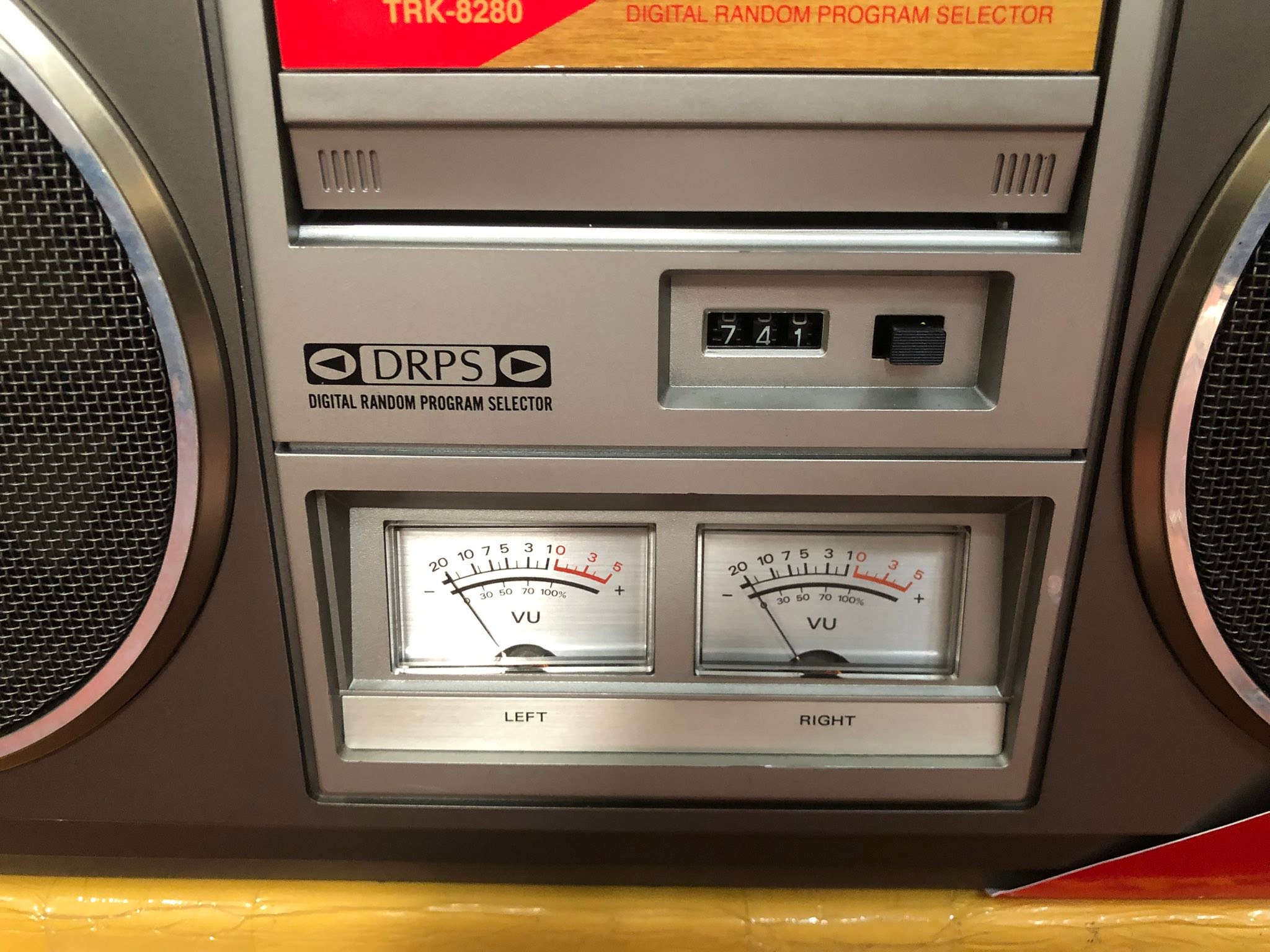Hitachi TRK-8280RM (Good Boombox) .خغس PERDISCO S © HITACHI METAL