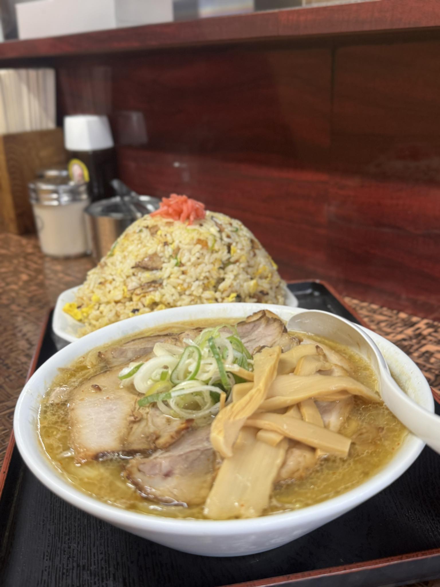 ラーメン付きのお店 「こく一番」さん❣️ チャーハン 1,300円