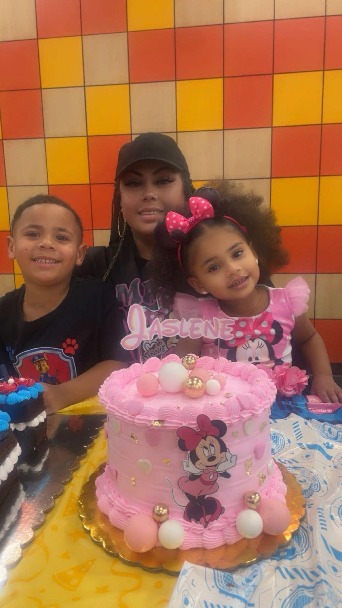 Nana Mendez (@vanessa.mendez.632895) • Facebook
