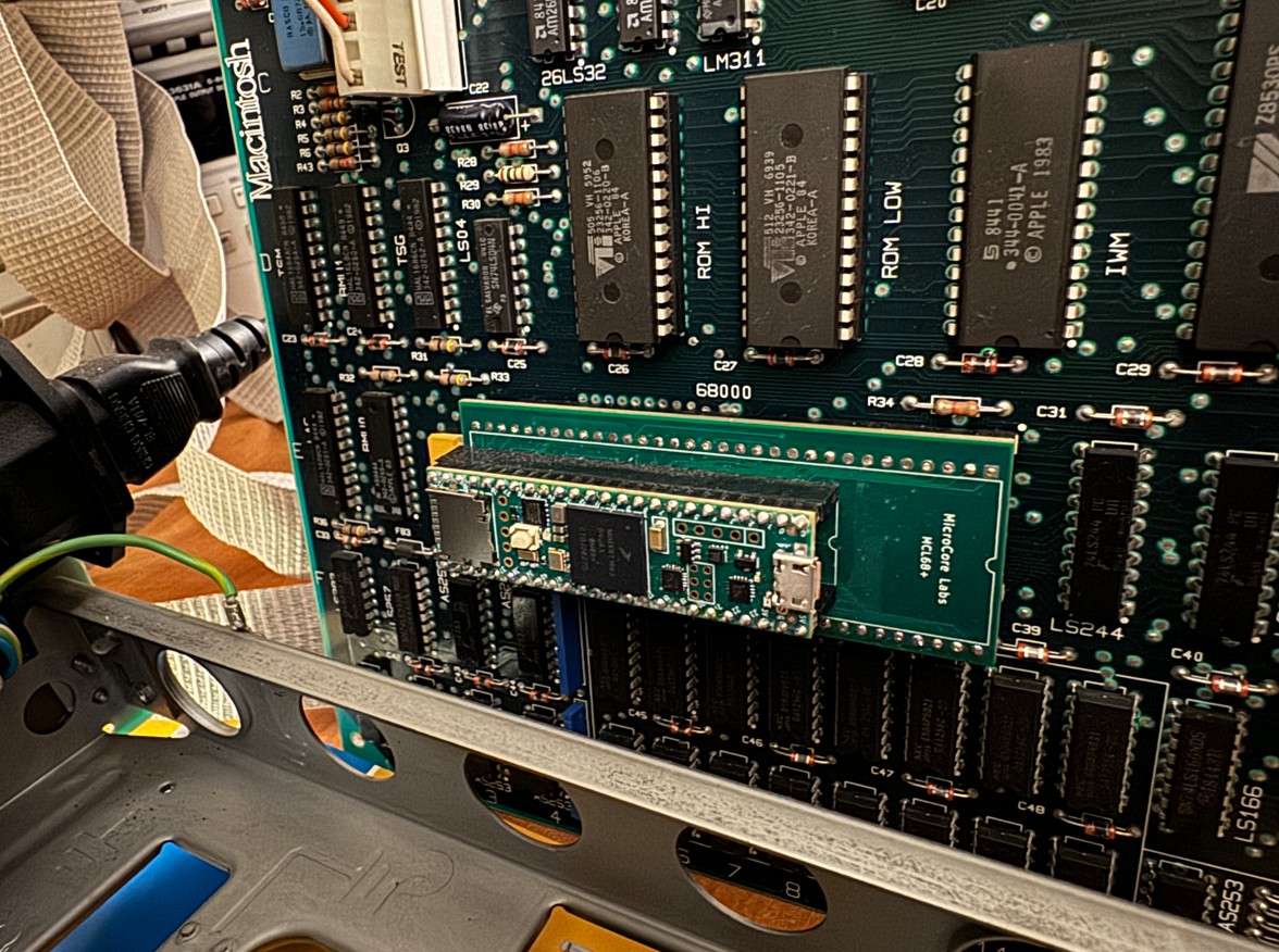 Teensy-based Motorola 68000 CPU emulator for Macintosh