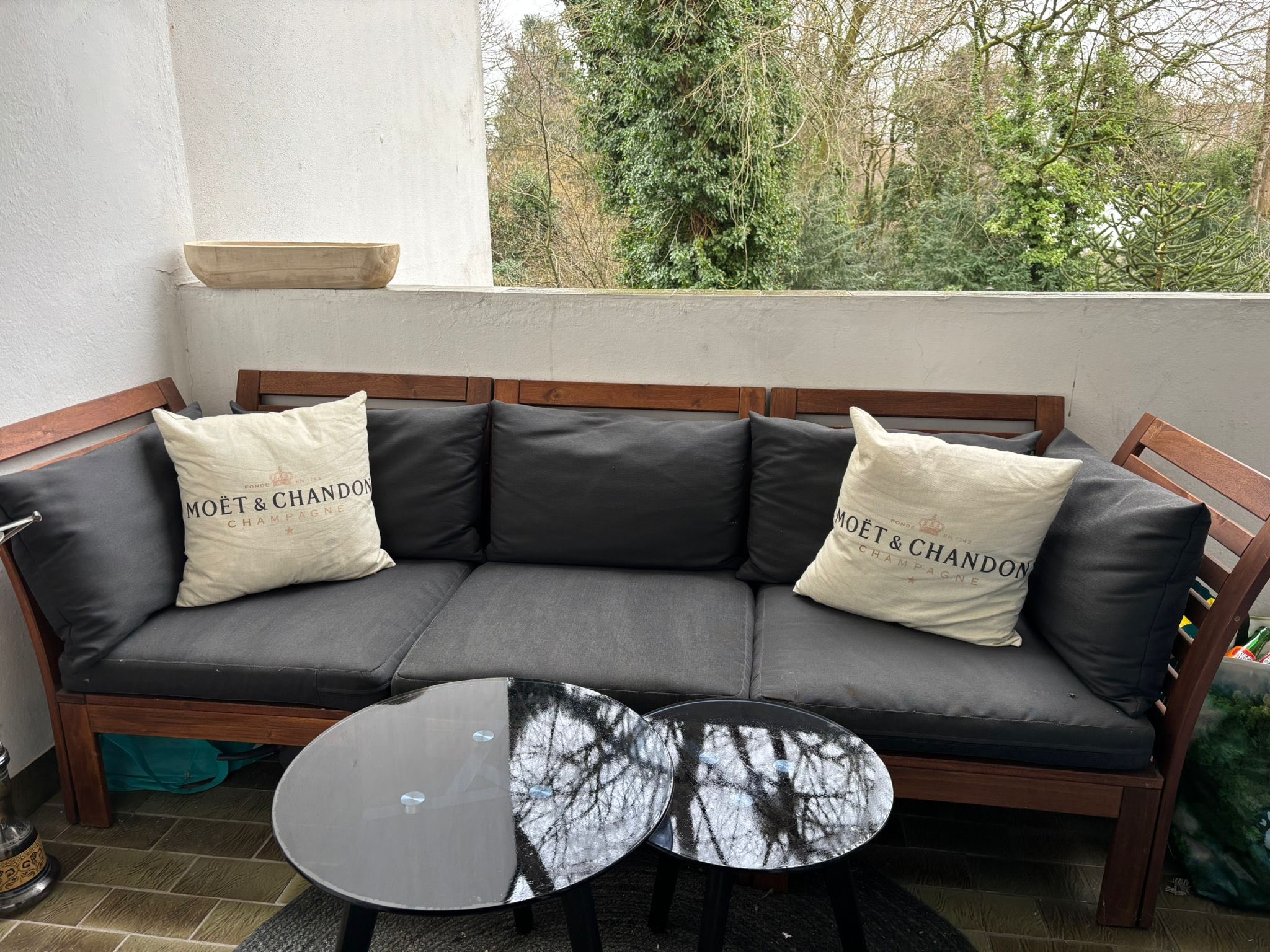 Hallo, verkaufen eine Ikea Äpplarö Bank/Lounge inkl Sitzkissen (ohne Dekokissen) Guter Zustand, ohne Beschädigungen 280€ VB Abzuholen in Düsseltal