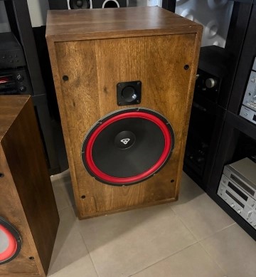 The Cerwin-Vega HED U-15 is a vintage (circa late 1970s-early