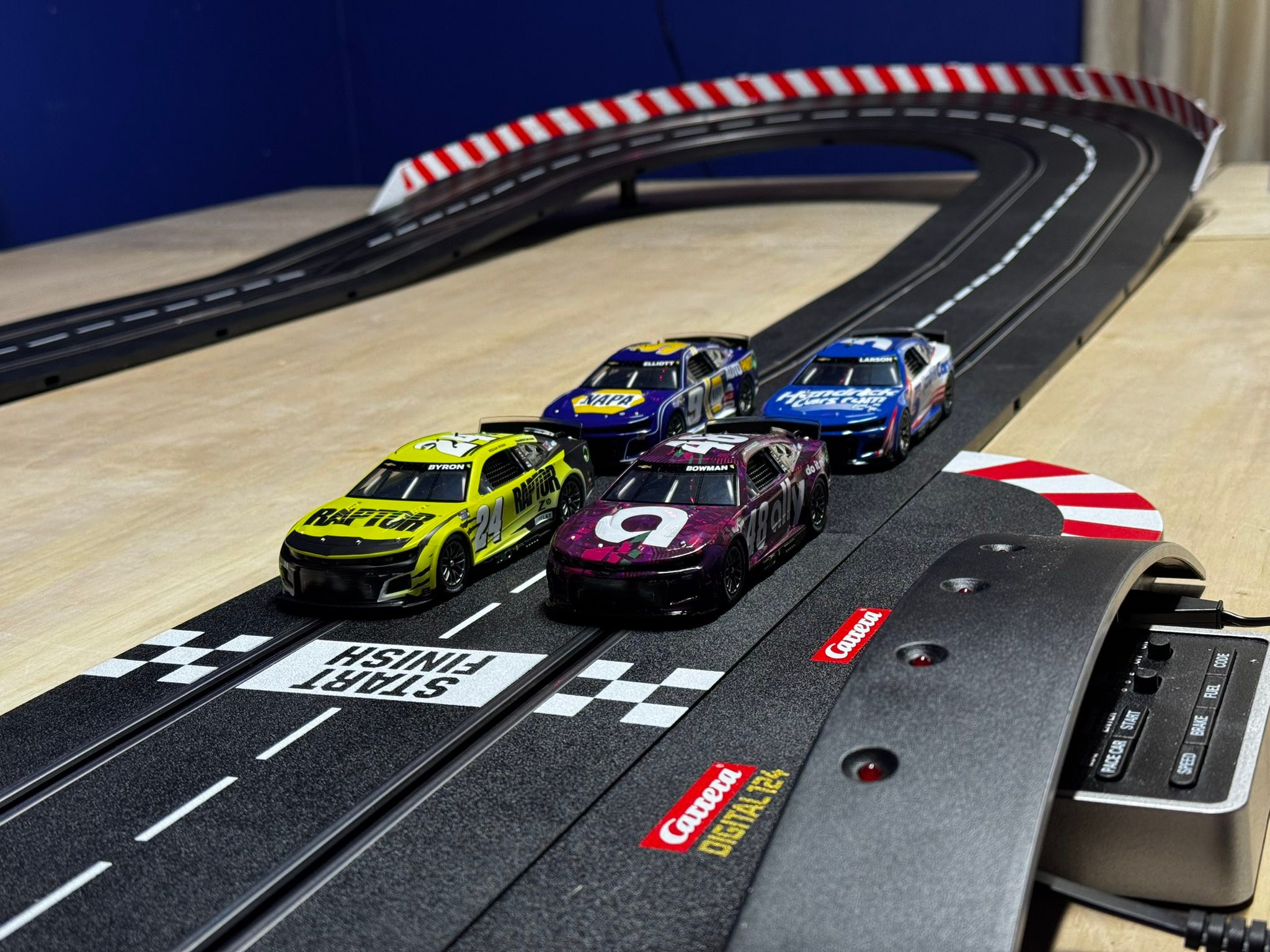 Carrera DIGITAL 132 NASCAR Daytona Challenge Slot Car Set