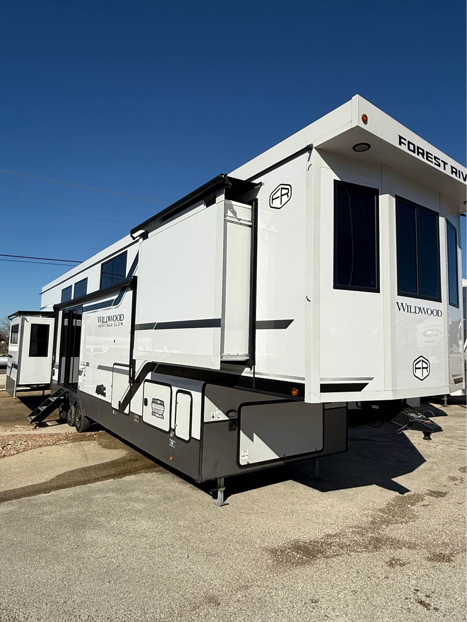 2025 Forest River Roost 43 Fifth Wheel - RVs & Campers - Austin, Texas ...