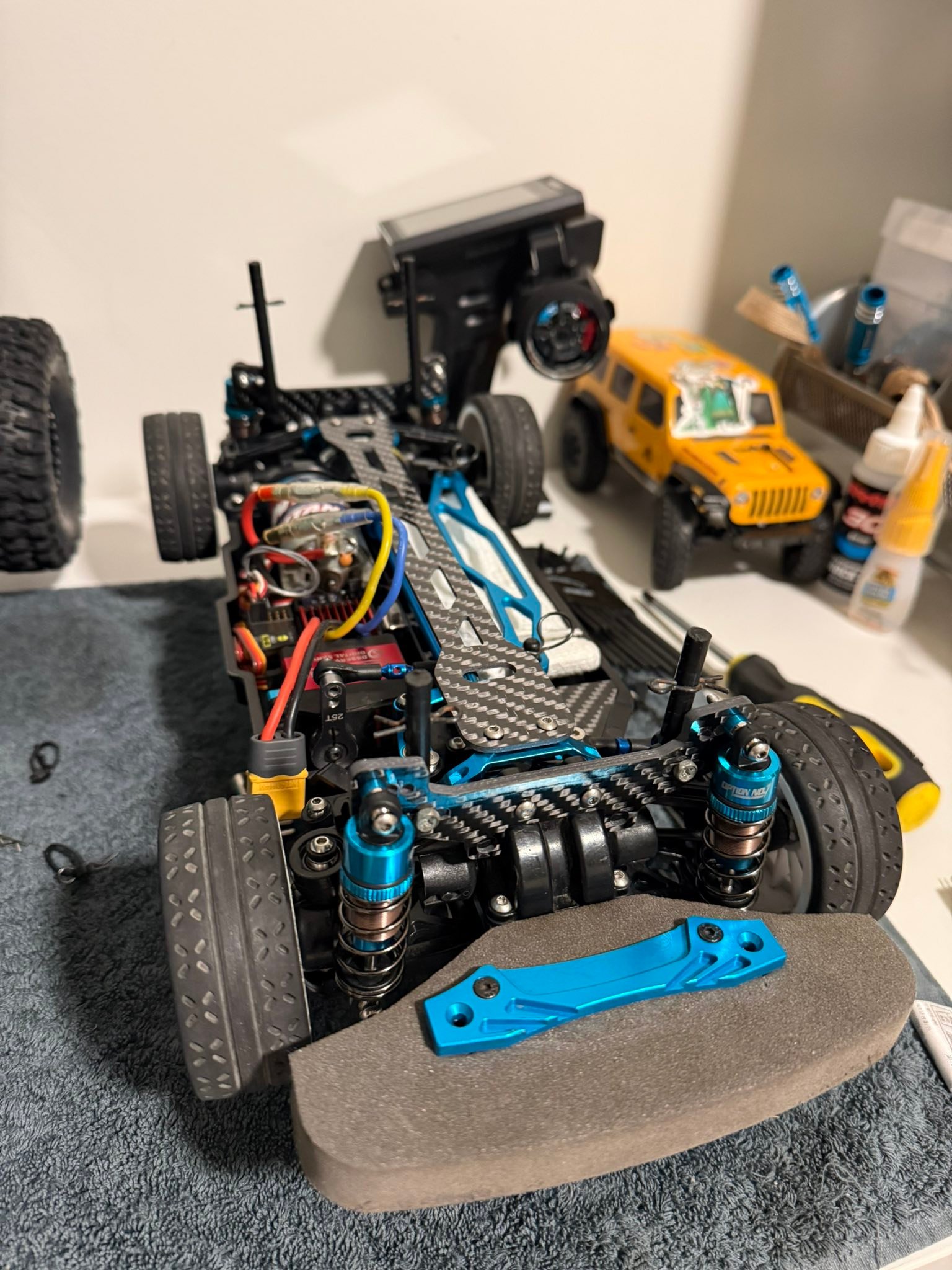 Why aren't Traxxas rally cars used in RC rally racing?