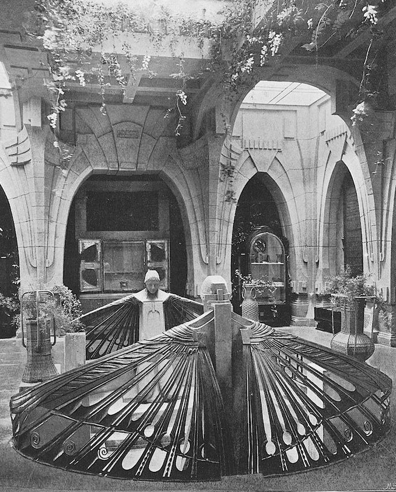 Peter Behrens' vestibule for Turin exhibition 1902