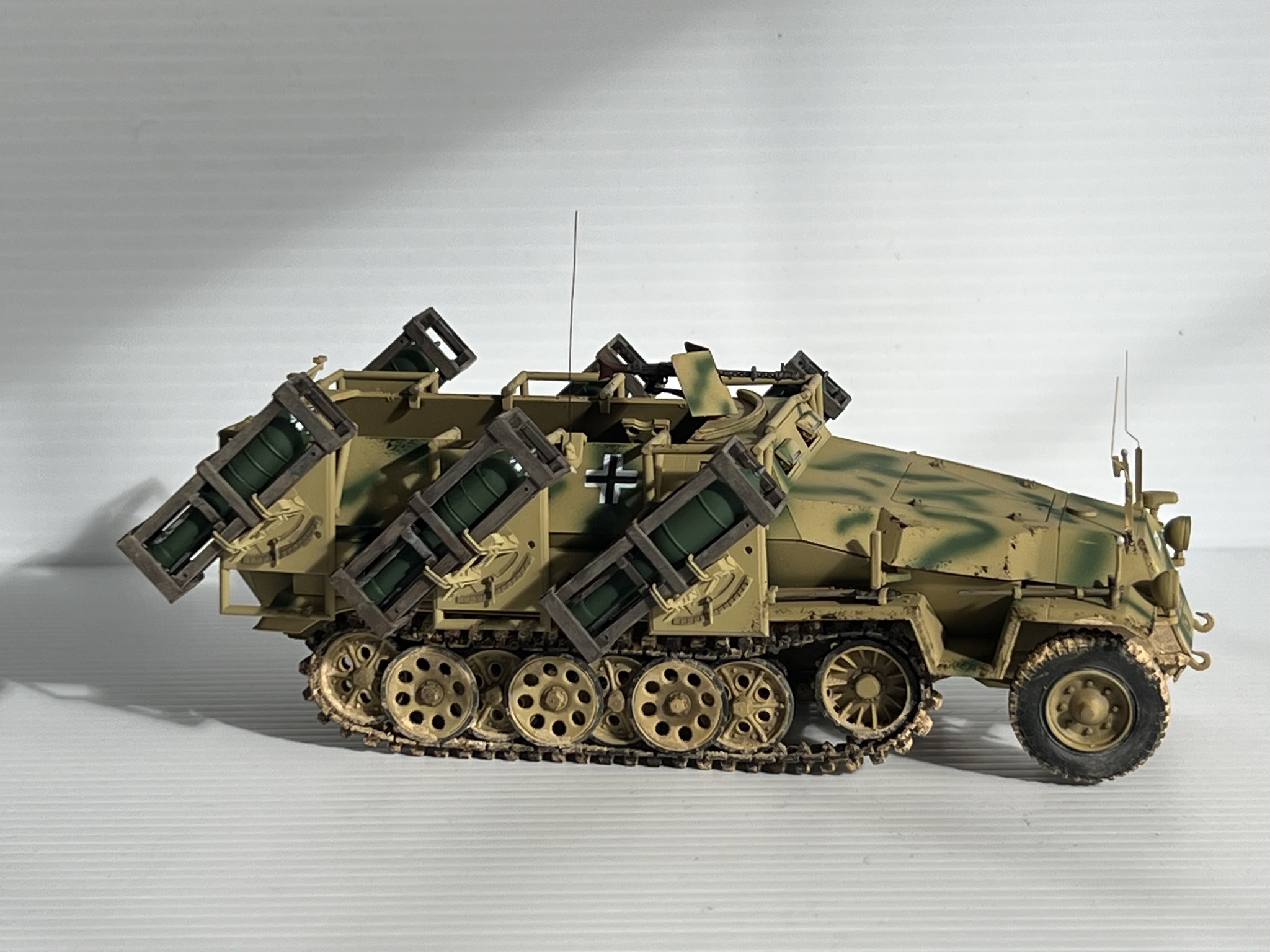 AFV 1:35 Sd.Kfz.251/1 Ausf.C Stuka Zu Fuss No frills on this build 