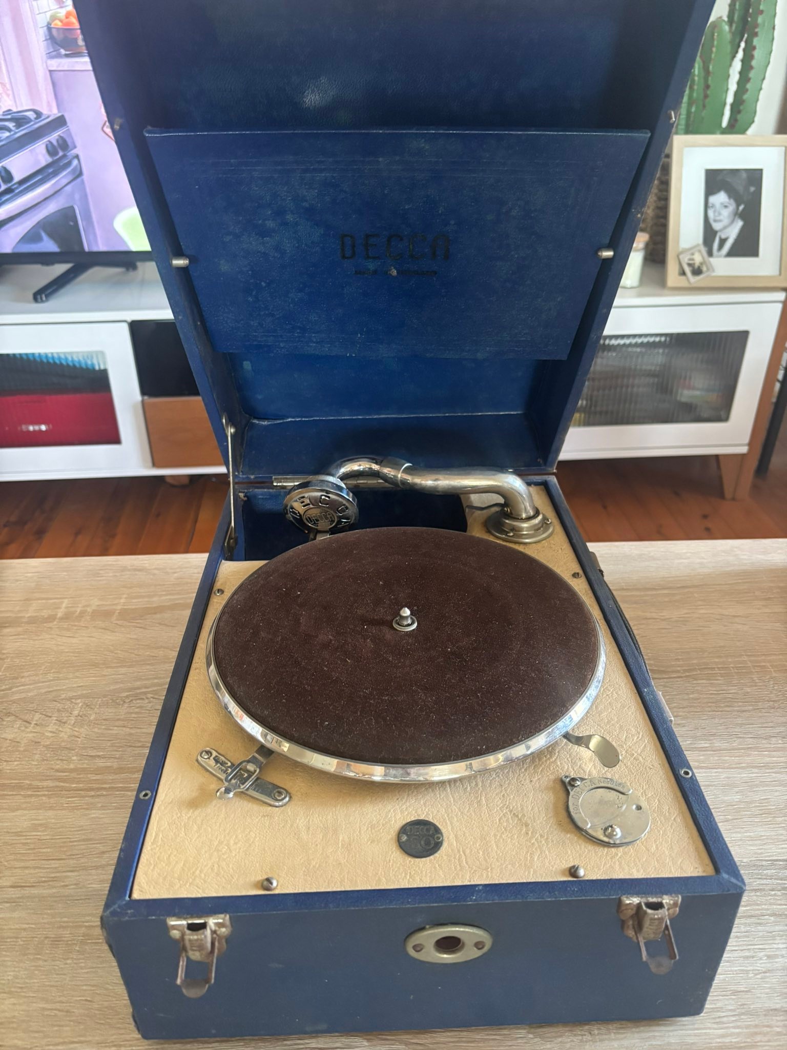 Decca model 50 phonograph information and tips?