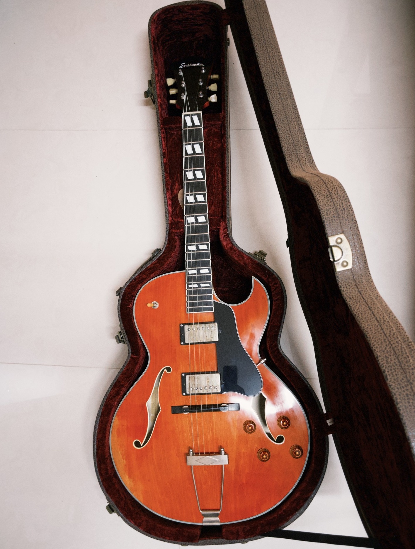 Eastman 2020 T49D/V guitar with Seymour Duncan humbuckers