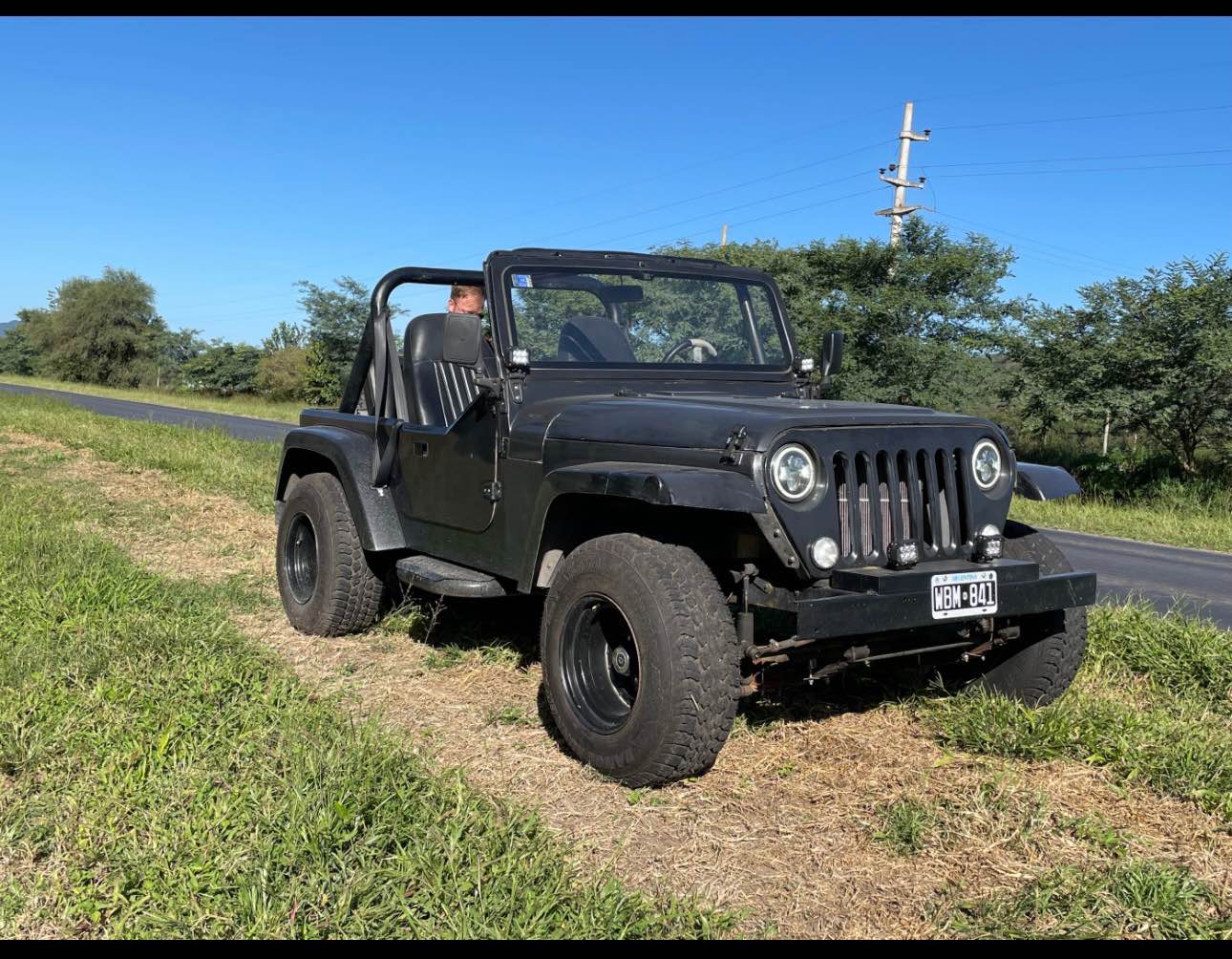Jeep IKA carrocería Wrangler POTRO. Motor Ford sierra 2.3. Ruedas con ...