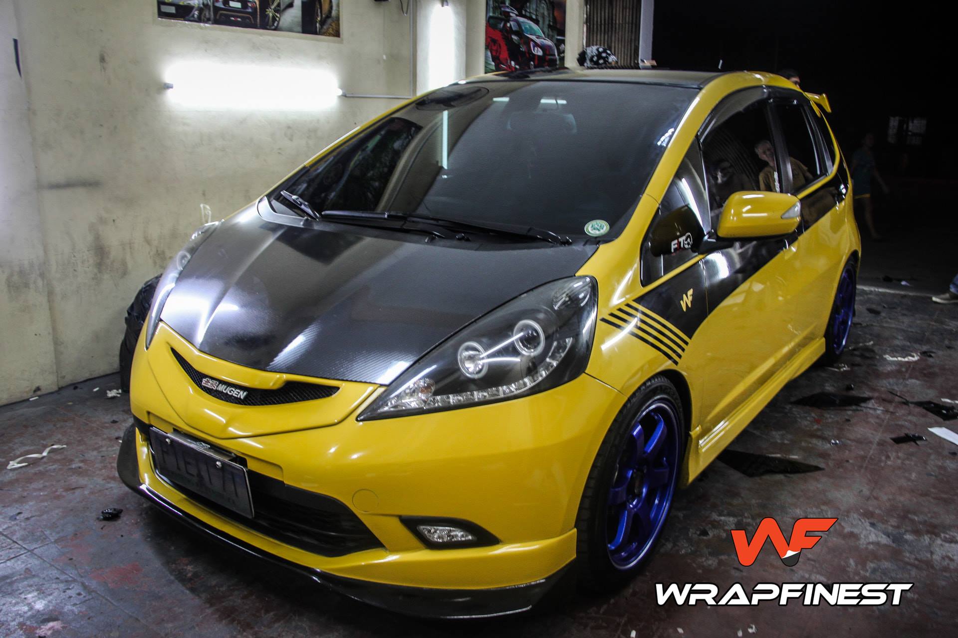 Honda Jazz custom wrapped by team Wrap Finest. ✔️ Supreme Carbon 