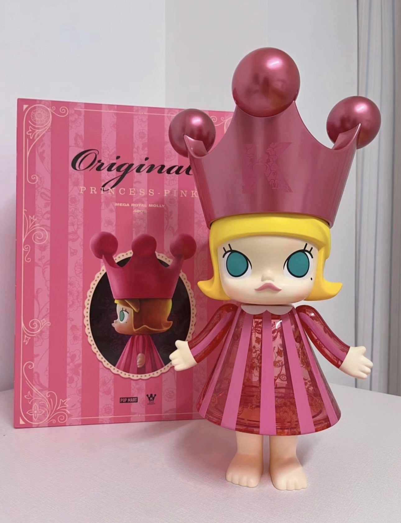 Popmart Royal Molly Princess Pink 400% figure preorder