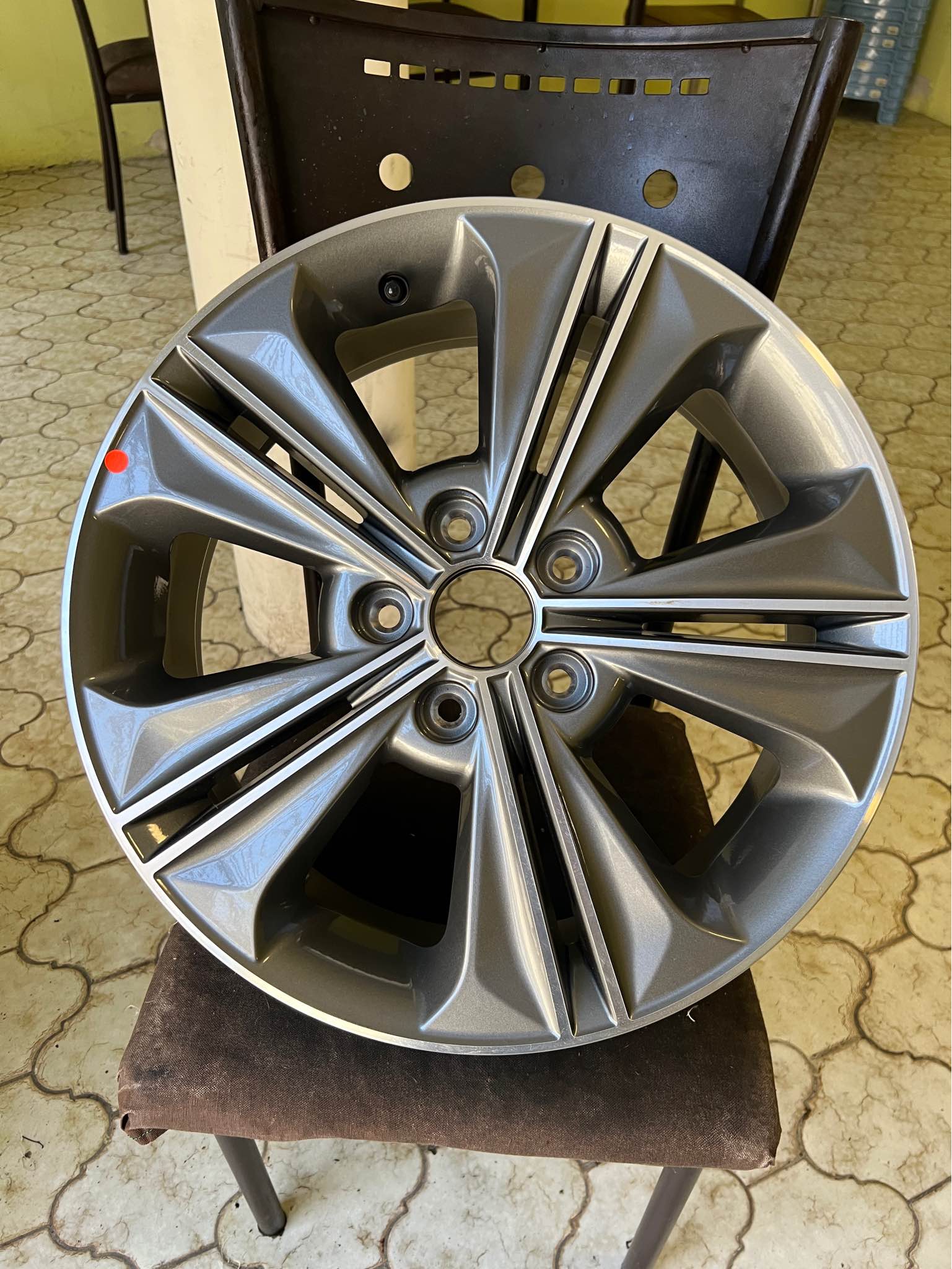 Autos venta rines llantas equipo de sonido | Es un rin de aluminio rin ...