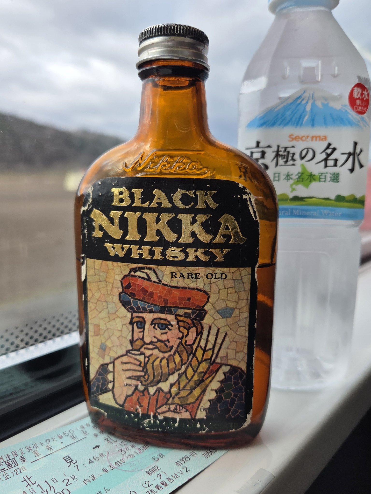 今夜はヘンプスパローの「九筒」、ブレンデッドウィスキーでシェリー樽 