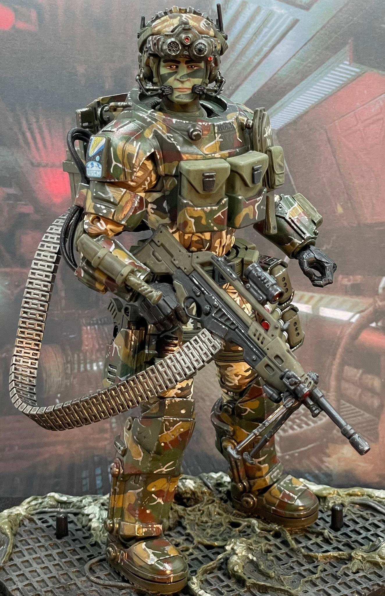 USCM figure with modified SAW gunner in 1/12 scale