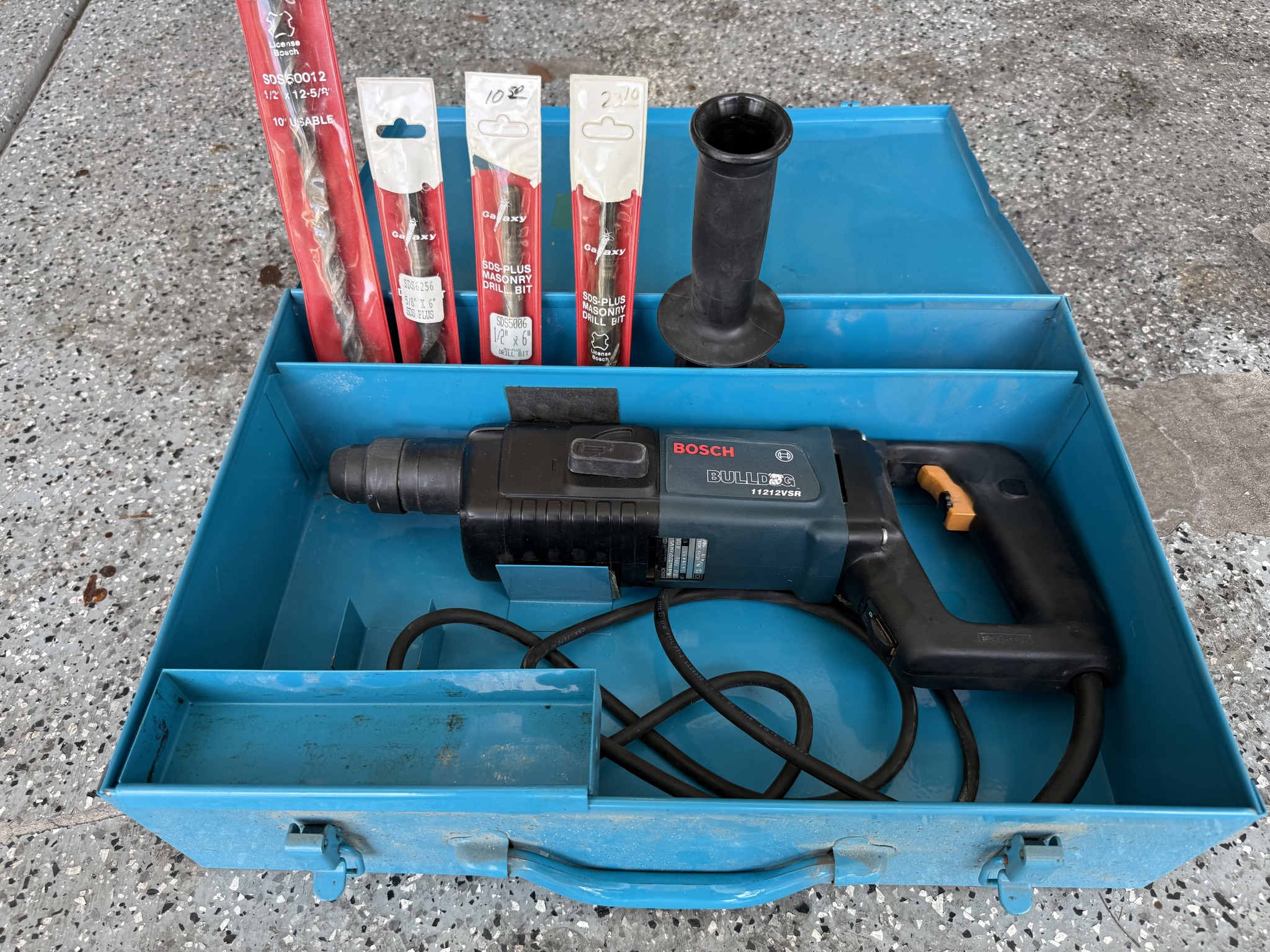 Bosch 11212VSR Bulldog Rotary Hammer Drill – Corded SDS Plus – 6A 120V ...