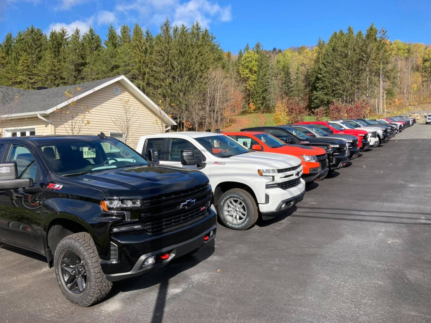😳 On commence à avoir un bel inventaire de pick-up chez B. Dupont ! 😳 ...