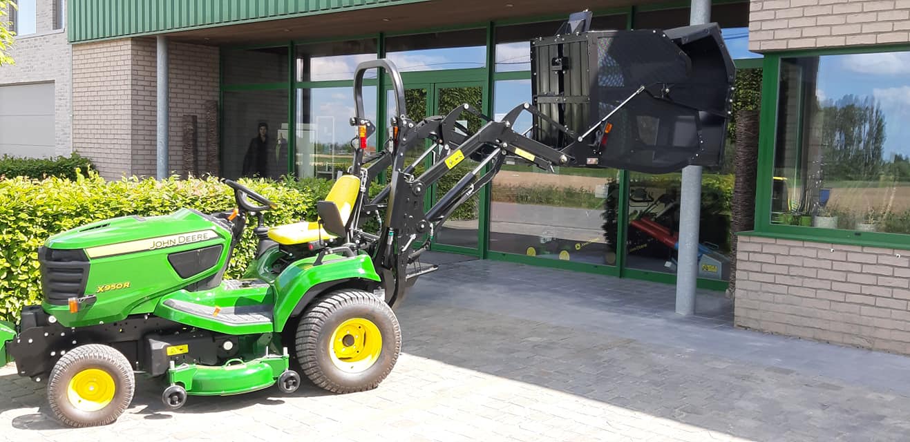 De X950R werd dit weekend... - Deroo landbouwmachines NV