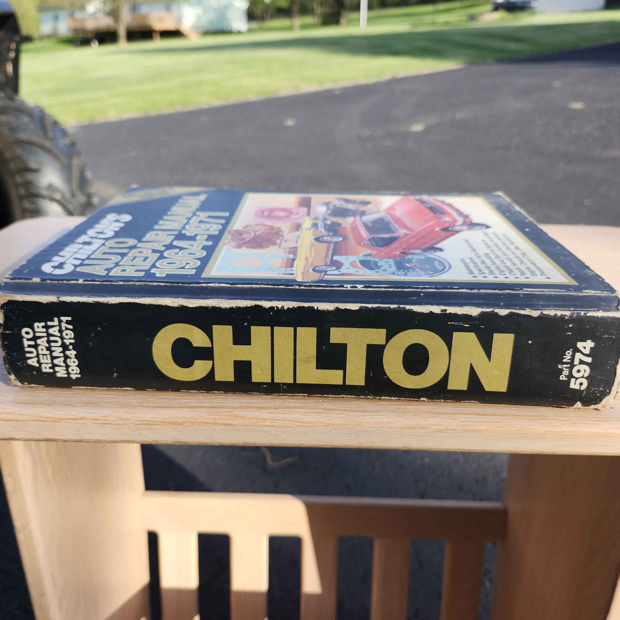 Chilton auto repair manual, 1964- 1971, collectors edition.