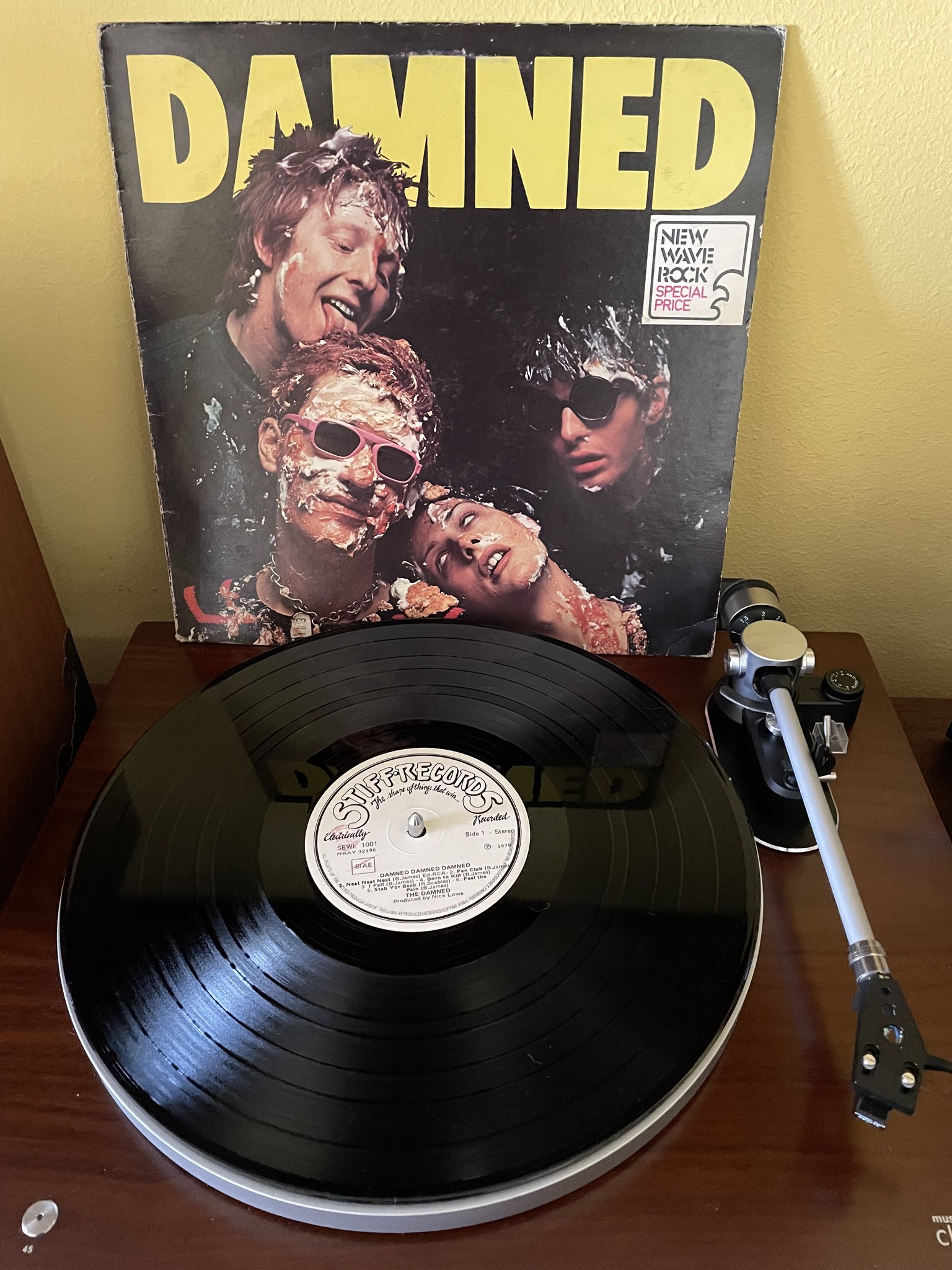 The Damned 1977 LP missing printed inners