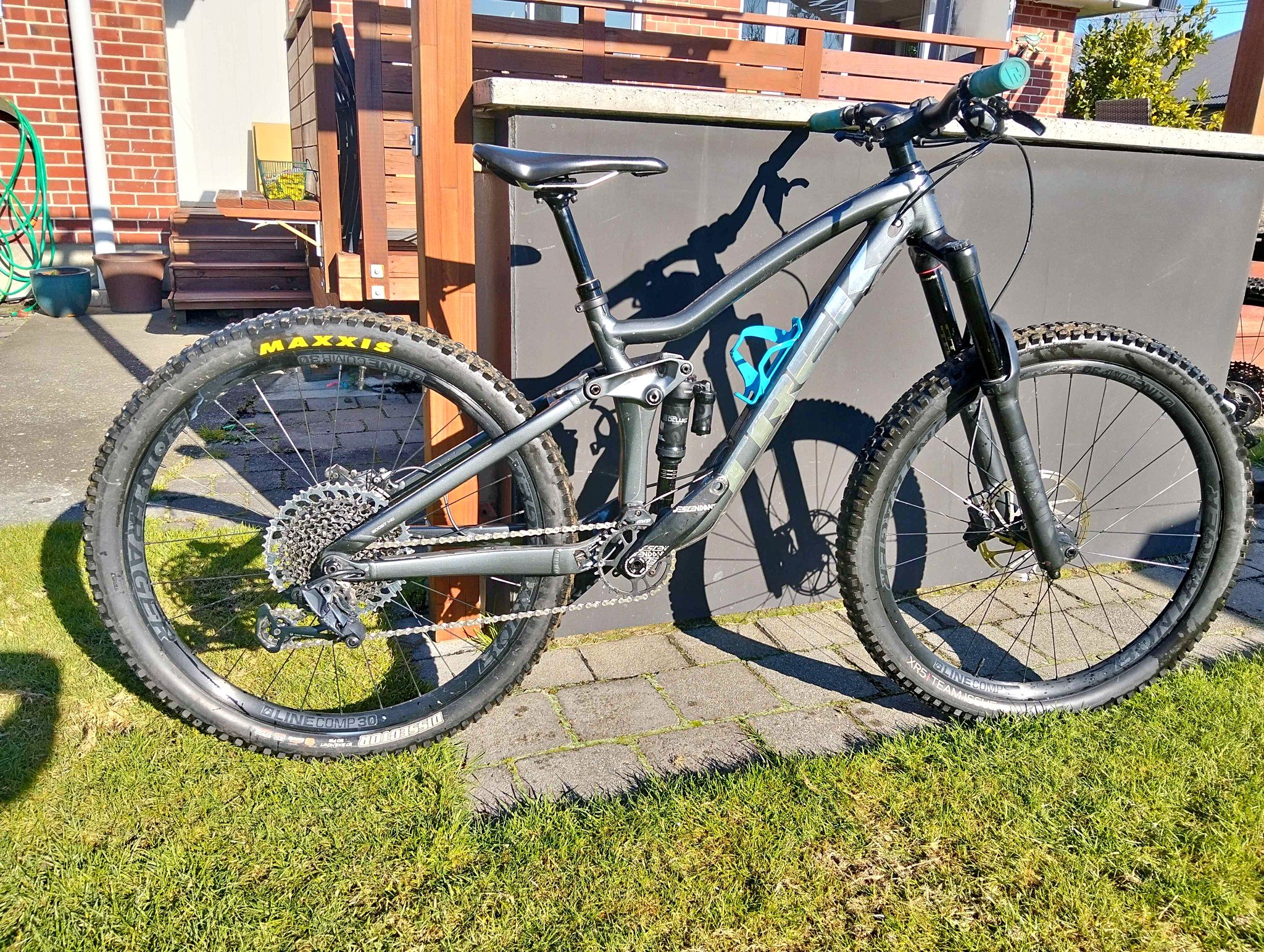 trek bicycle nz Fuel MX 9 XT DI2 Trek Top Fuel - NZ
