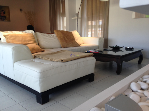 AVAILABLE AT... - Quicklets / Zanzi Homes - The Strand