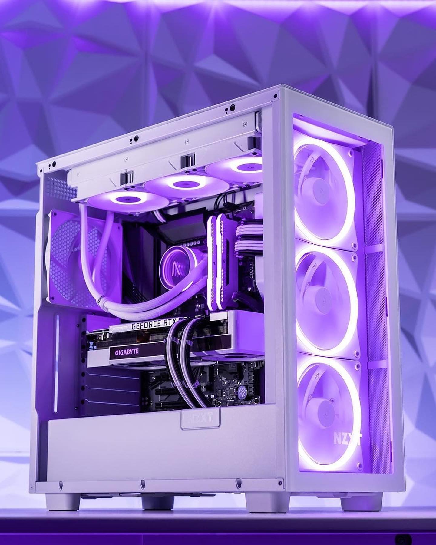 AFTERSHOCK PC - All-white RGB builds always look good, but... | Facebook