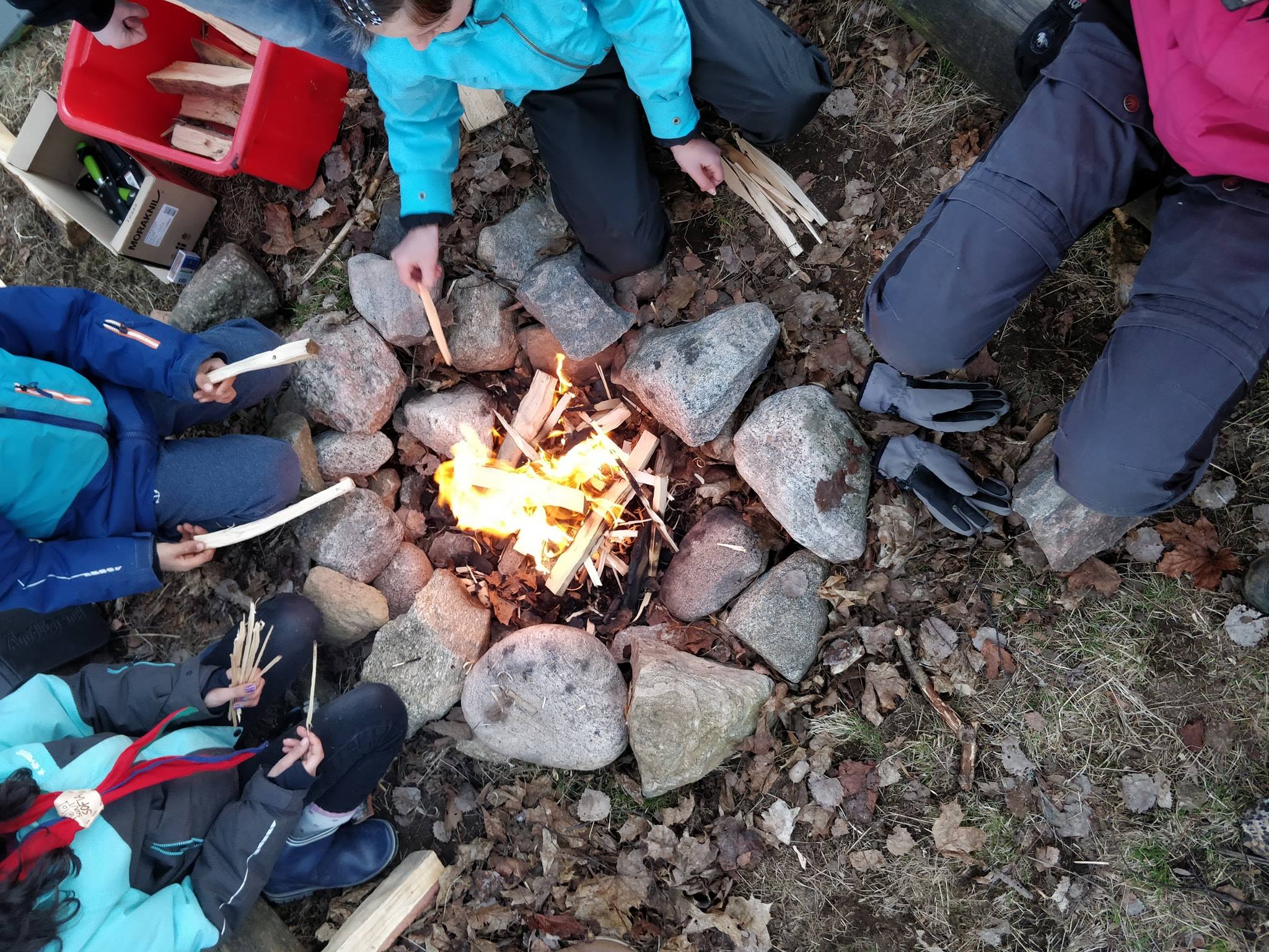 Hindås scoutkår - Eldning på programmet idag igen för...
