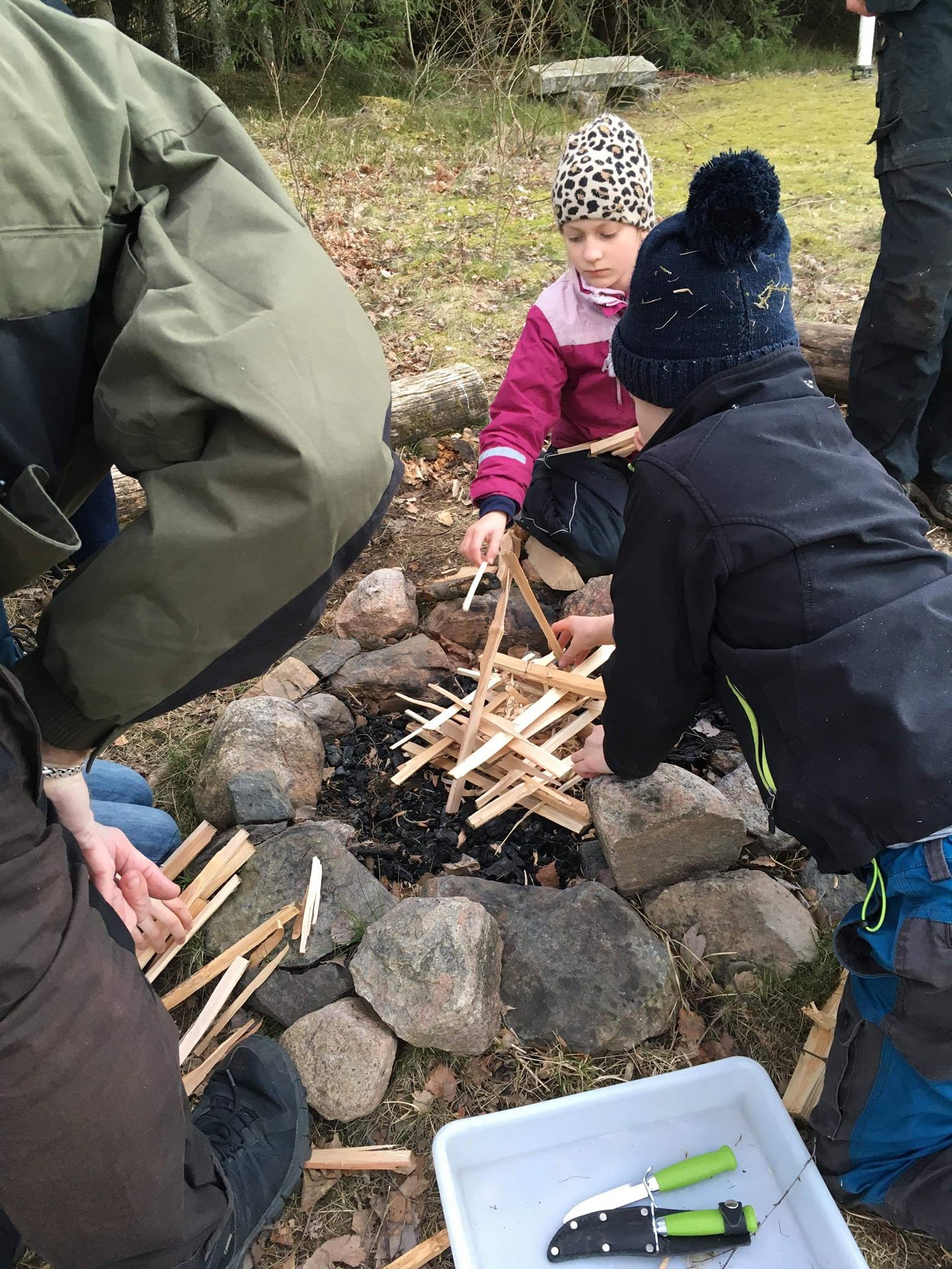 Hindås scoutkår - Eldning på programmet idag igen för...