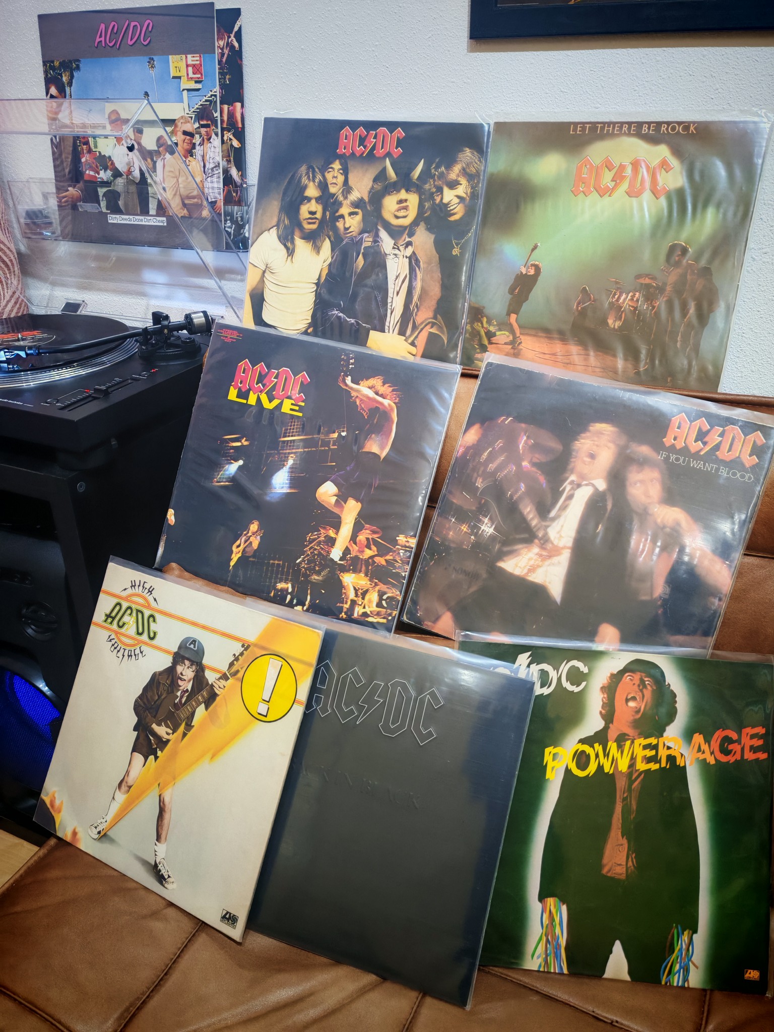 Various – Ultimate Tribute To AC/DC Label: Golden Core – GCR 55076 