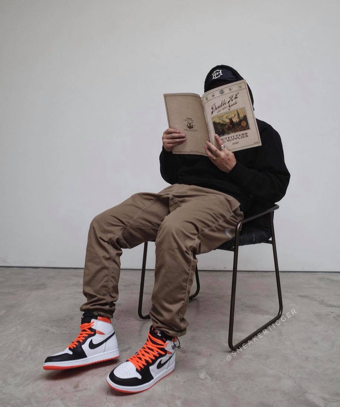 Sneakvibes - ON FEET 🔥 AIR JORDAN 1 HIGH OG “ ELECTRO... | Facebook