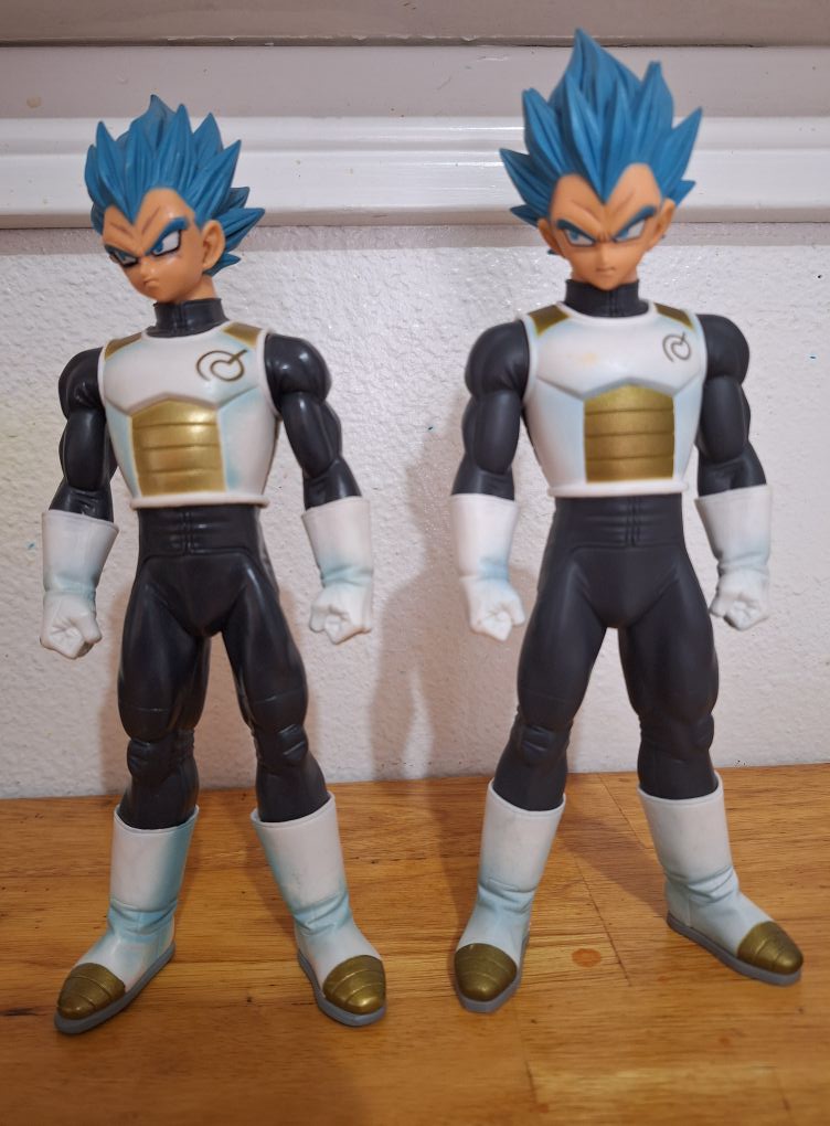 bootleg majin vegeta, a fucked up figure but i like it, it was