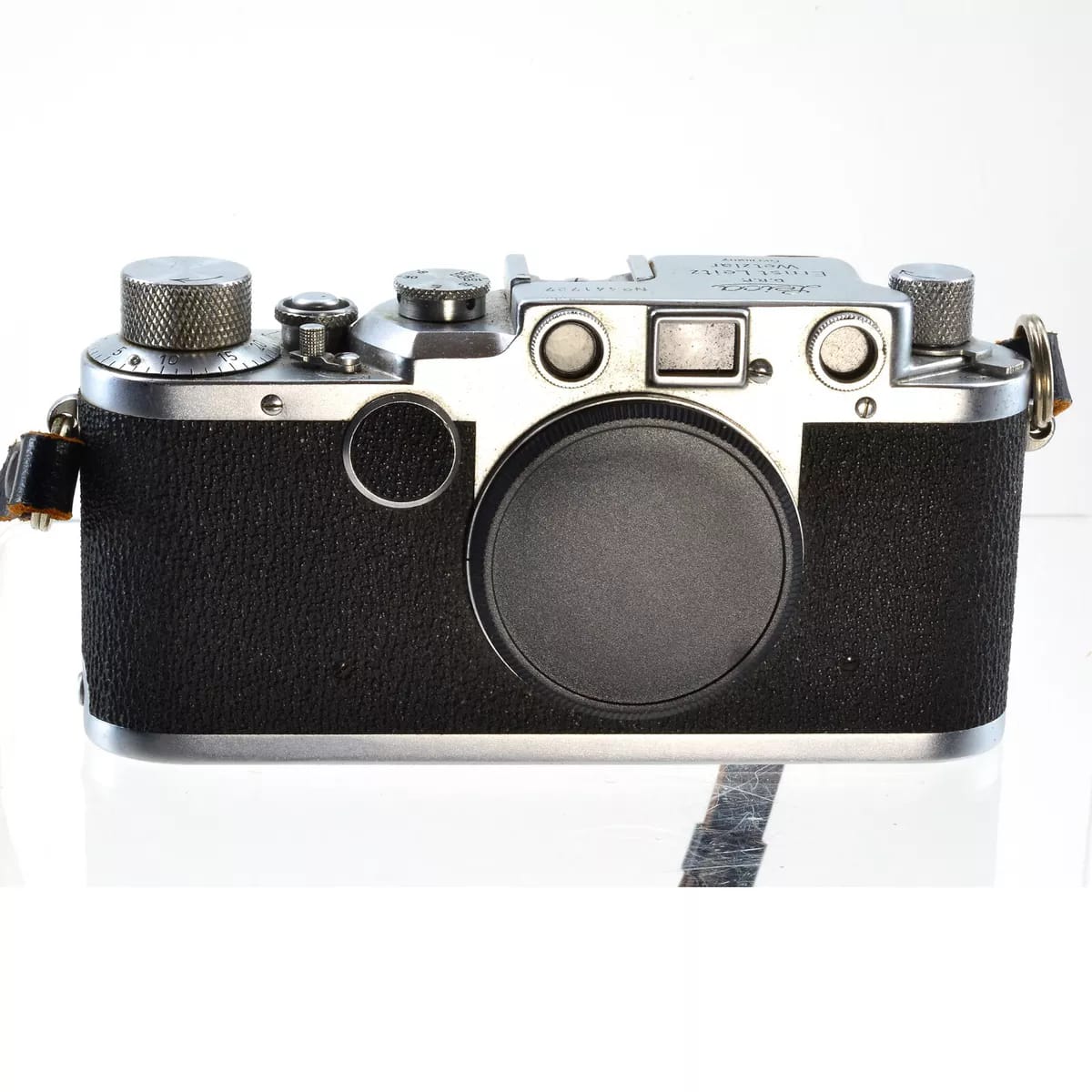 1949 Leica Iic 'sharkskin' camera with Summitar lens found