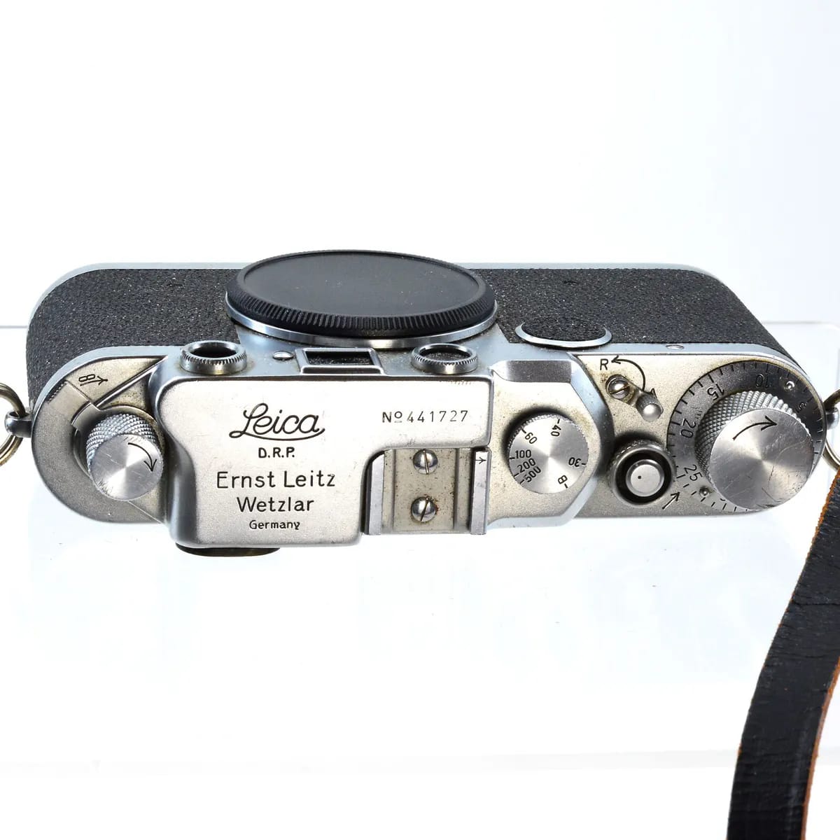 1949 Leica Iic 'sharkskin' camera with Summitar lens found