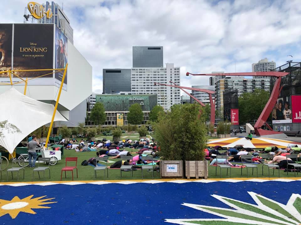 Connie van Dam van Yomabe... - Yoga op 't Grotekerkplein