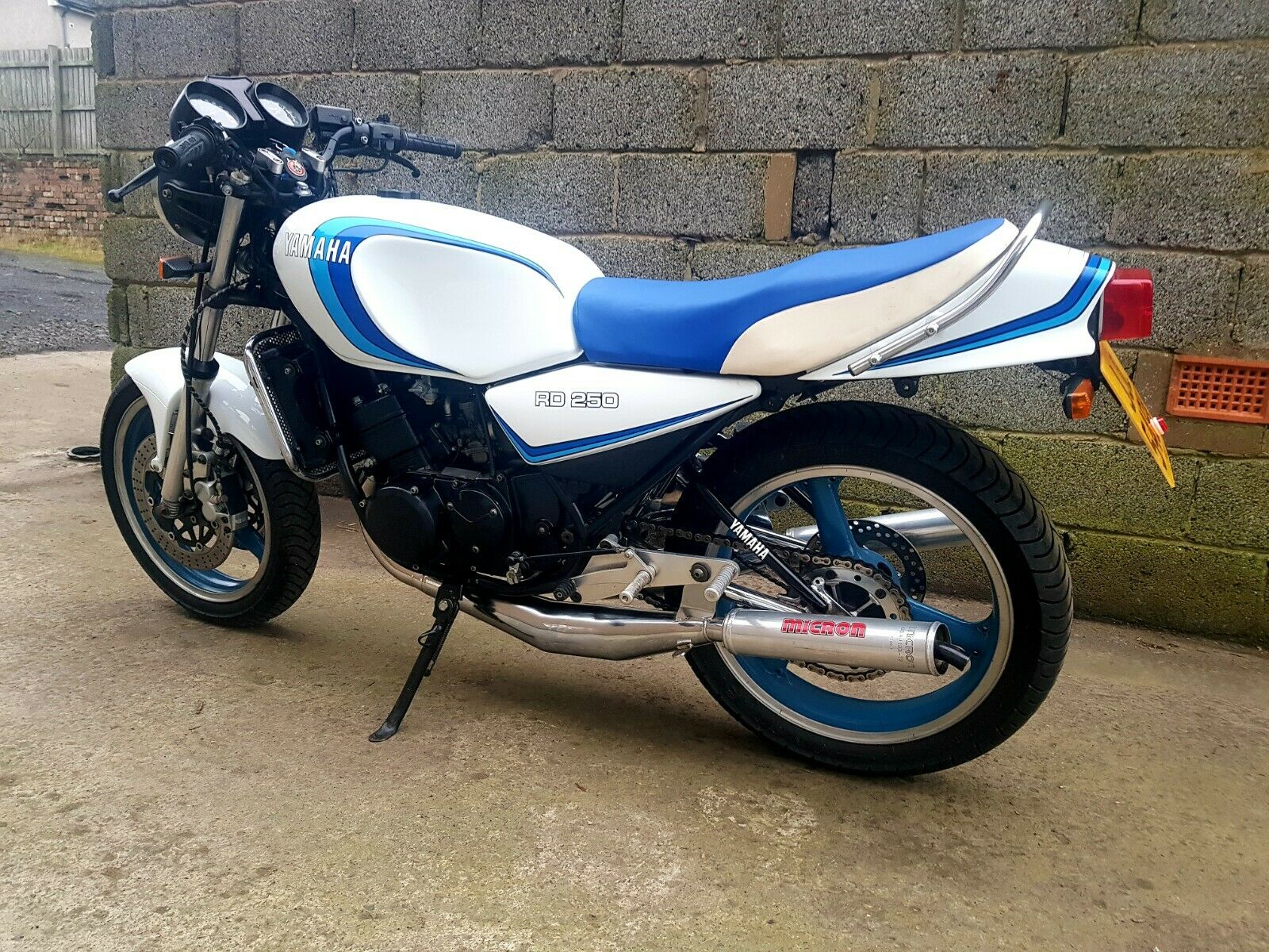 1981 Yamaha RD250/350LC conversion with some nice mods ?. Back in 