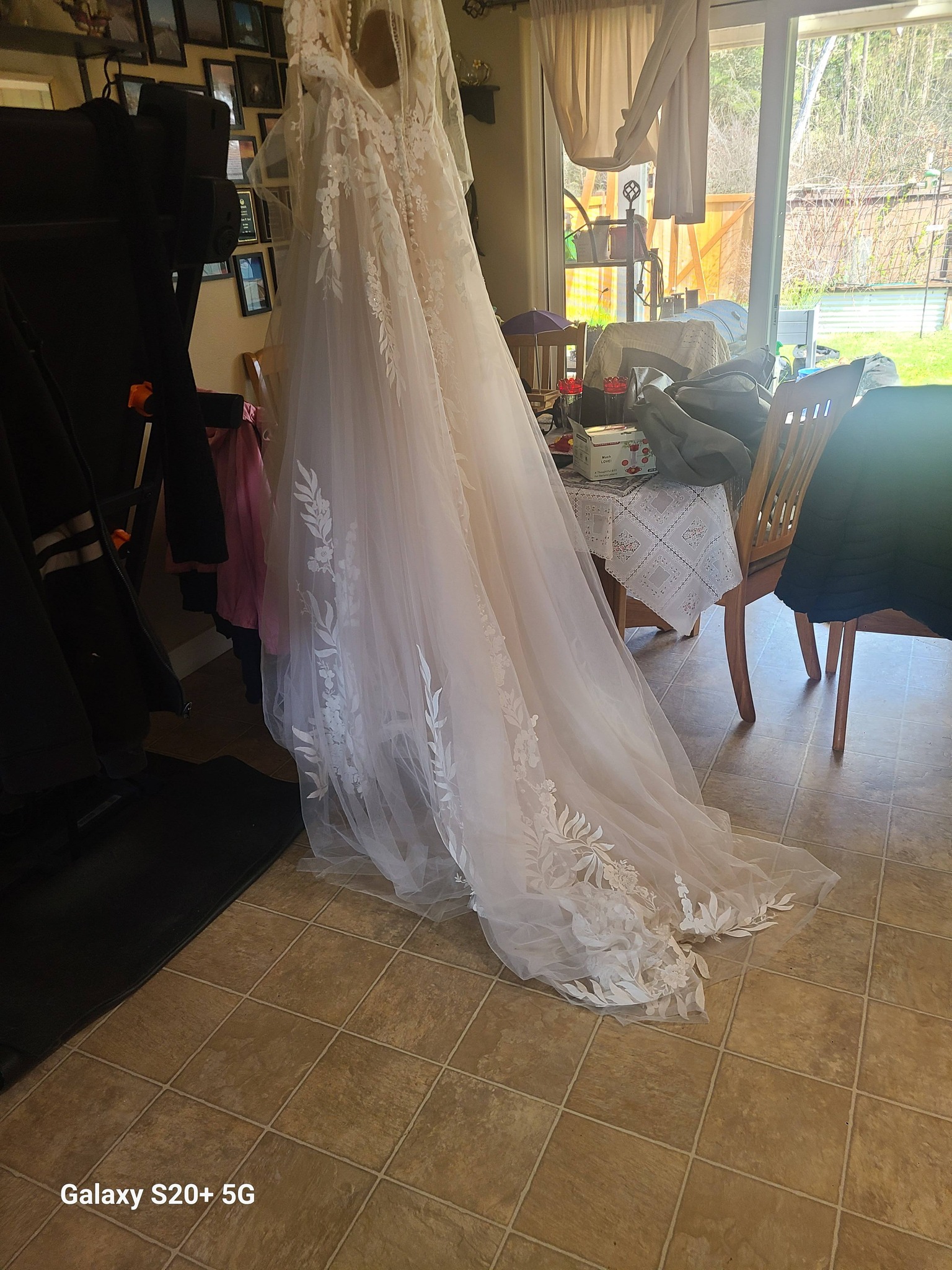 dress alterations long beach wedding alteration services in Veneta alterations logo