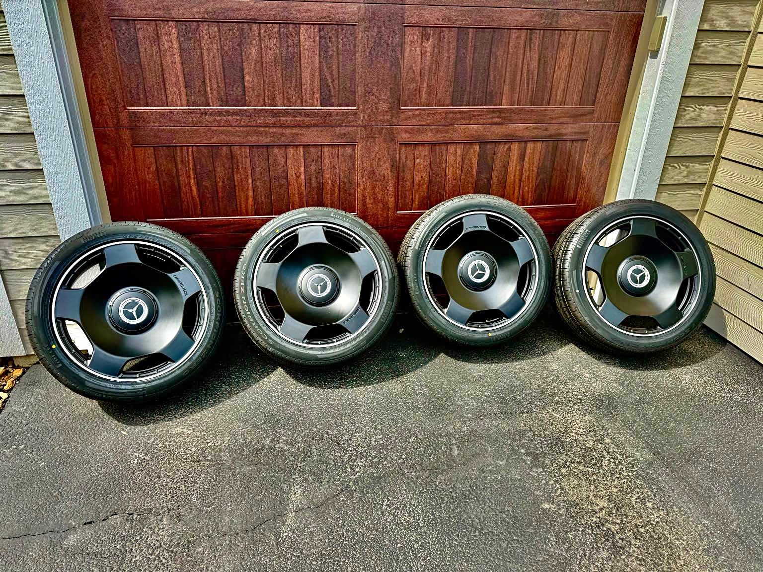 OEM Mercedes AMG monoblock wheel set from a G-Wagon 22” wheels - Car ...