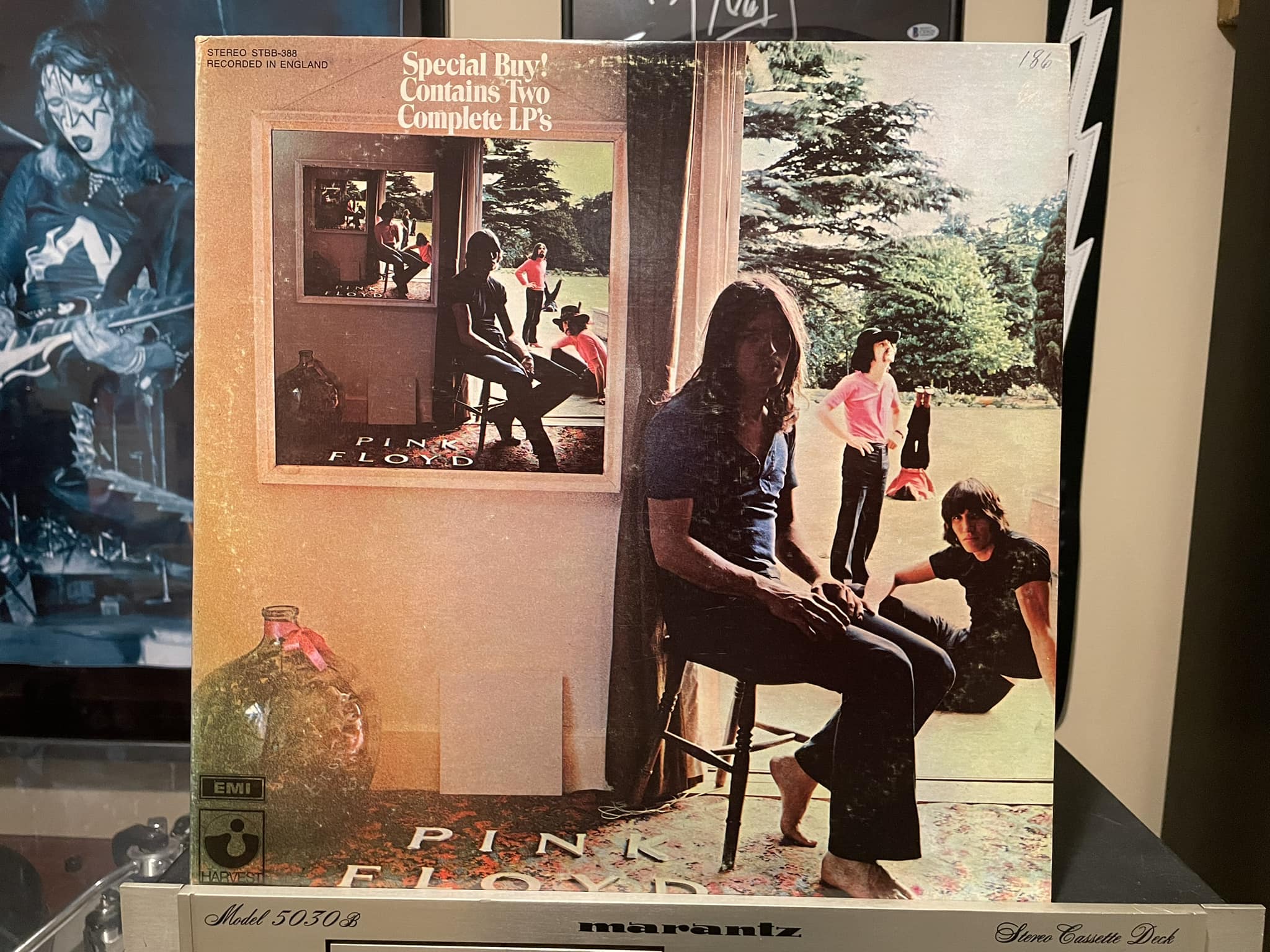 Vintage Pink Floyd Ummagumma double vinyl LP set. This Harvest