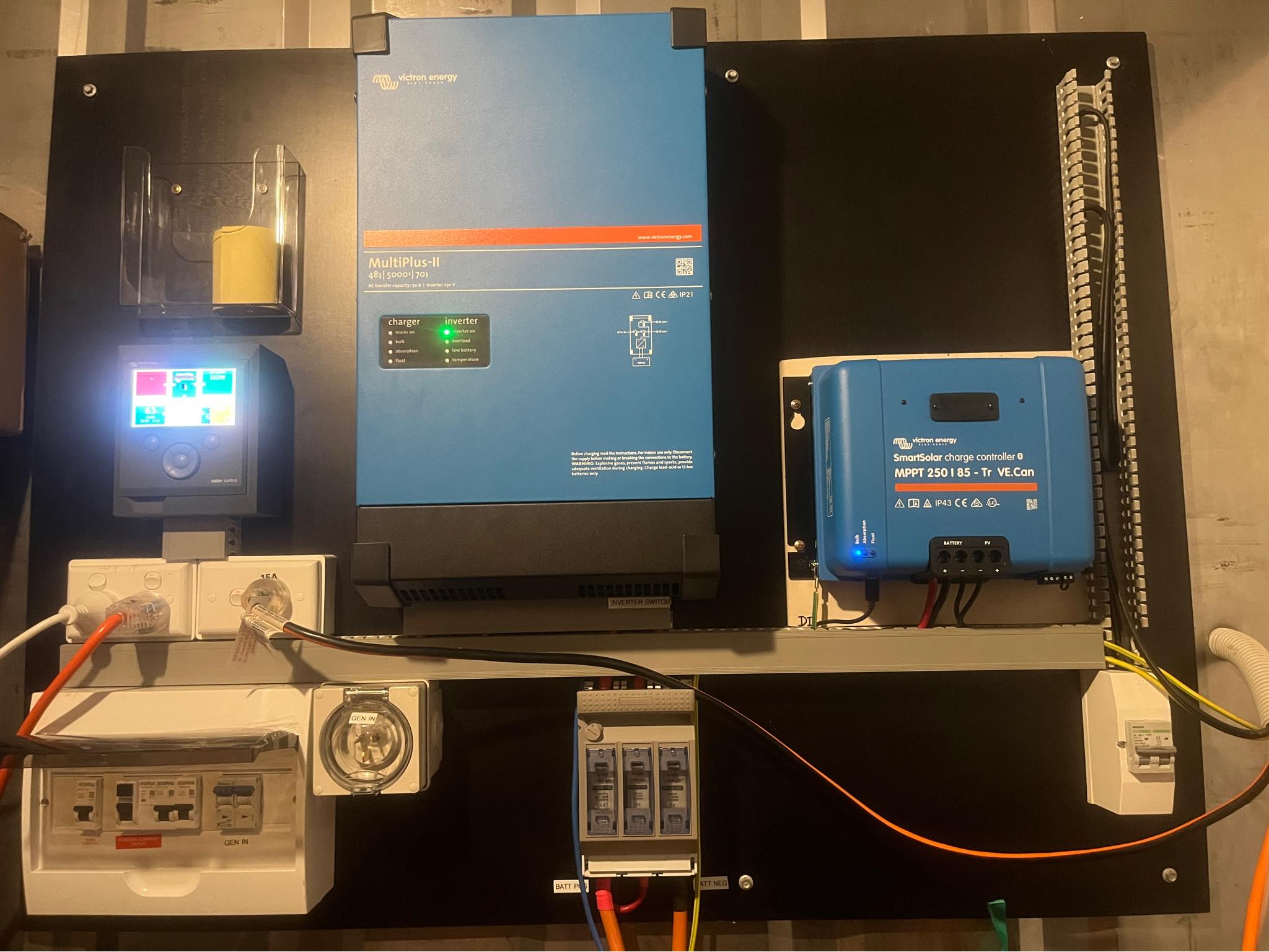 Can I merge 250w panels with existing 275w panels off grid?