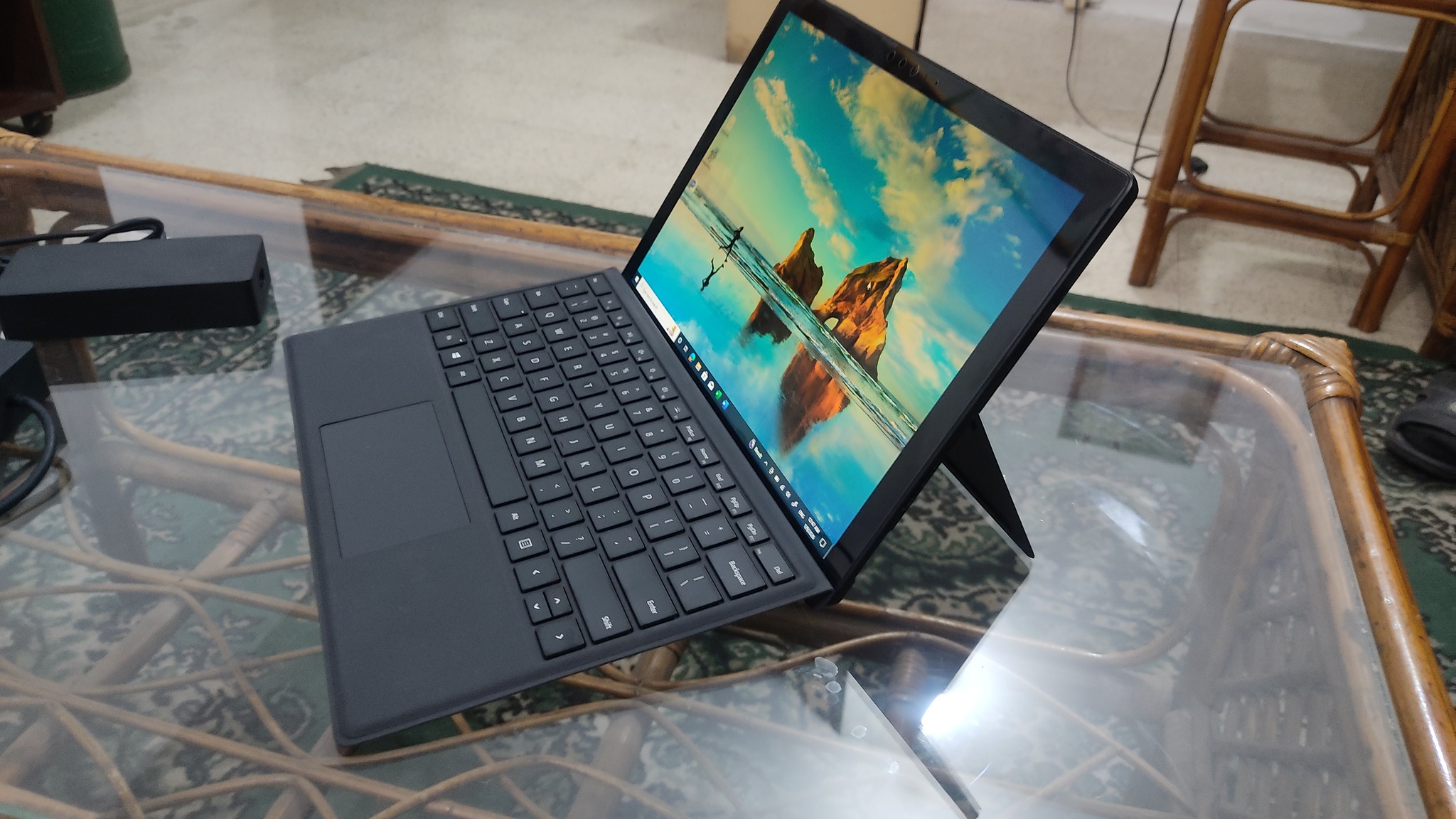 Microsoft Surface Pro 6 12.3i5/i7-8250U/8650U 256GB 512GB 1TB Wins-Black/Silver