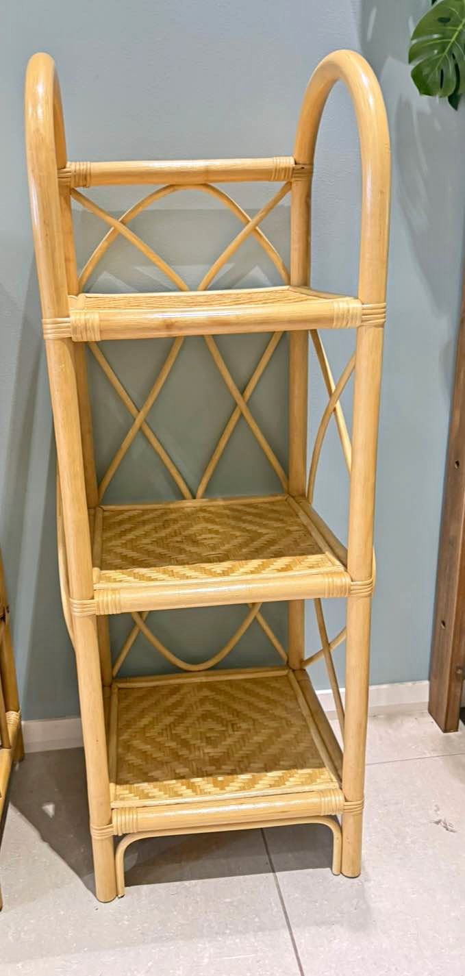 Cane shelf with 3 levels. Excellent condition. It can fit cube storage ...