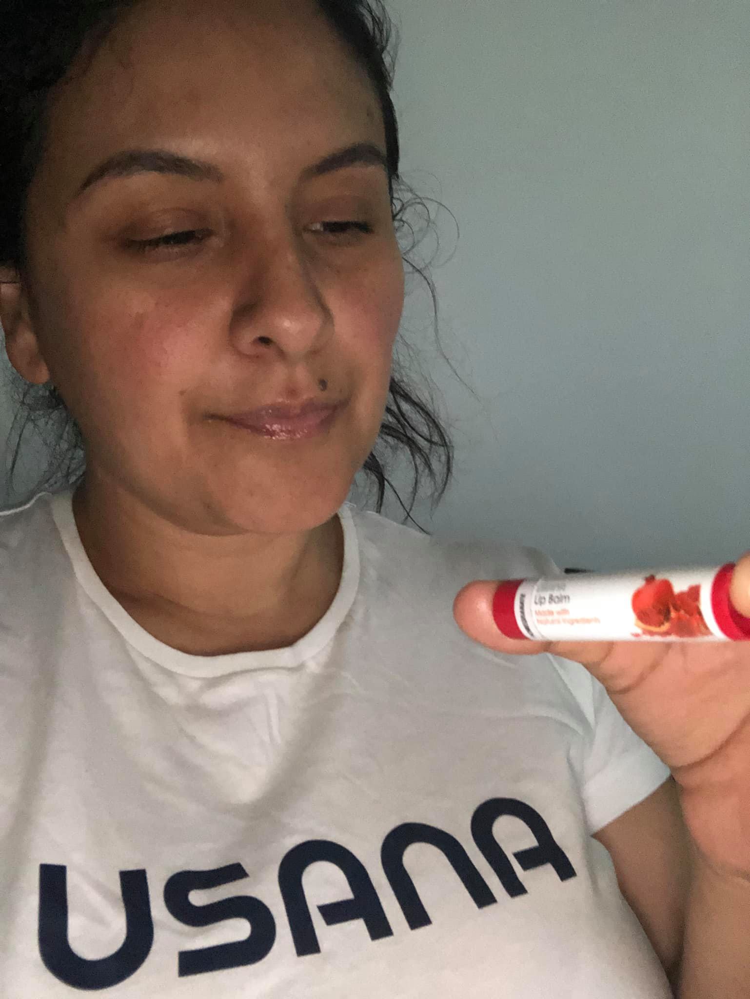 Exfoliar labios ,con cepillo de... - Dra. Gabriela Charles R. | Facebook