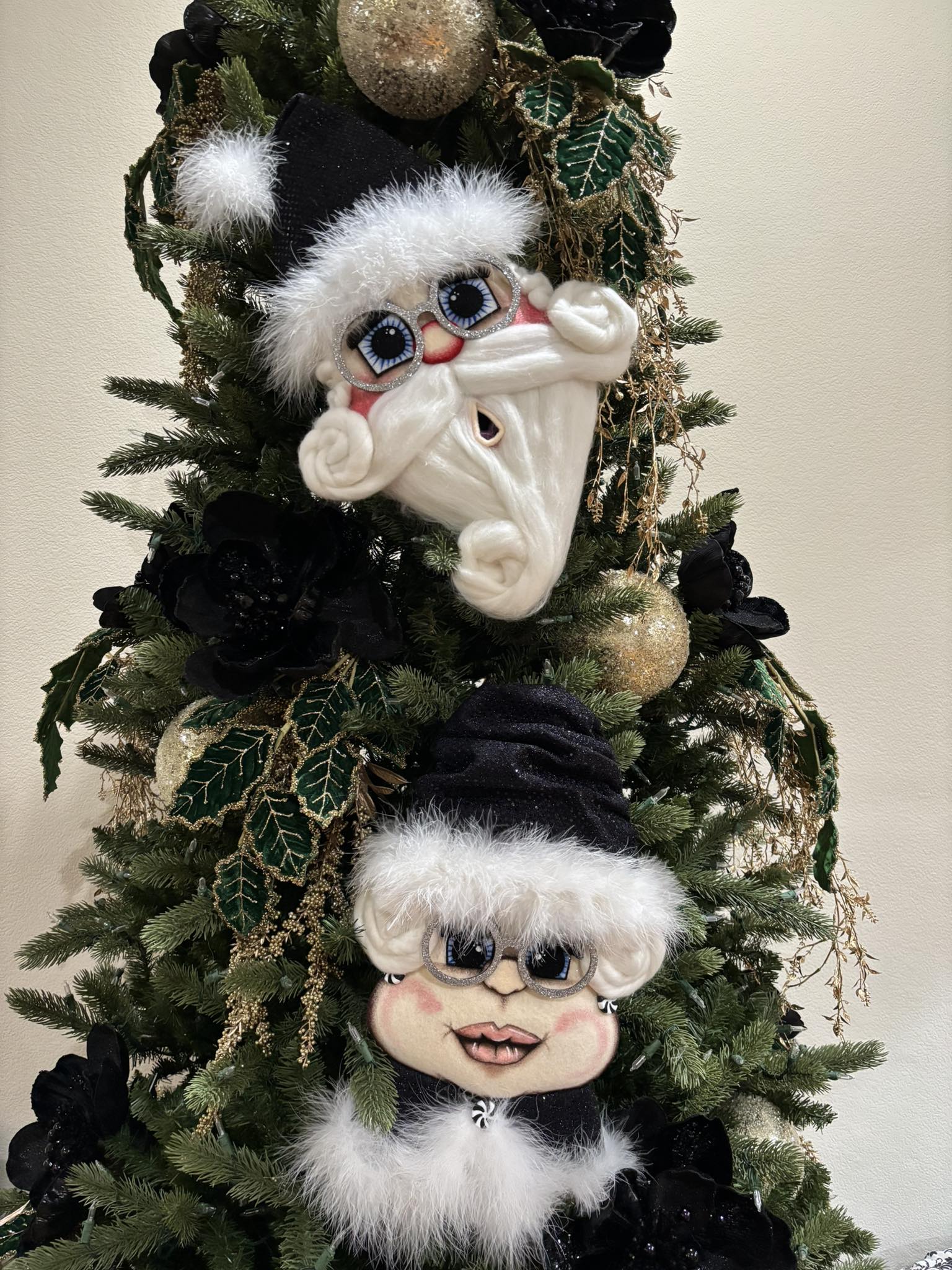 My Casa Zeta-Jones ornaments just make me so happy. Fun Fact: I