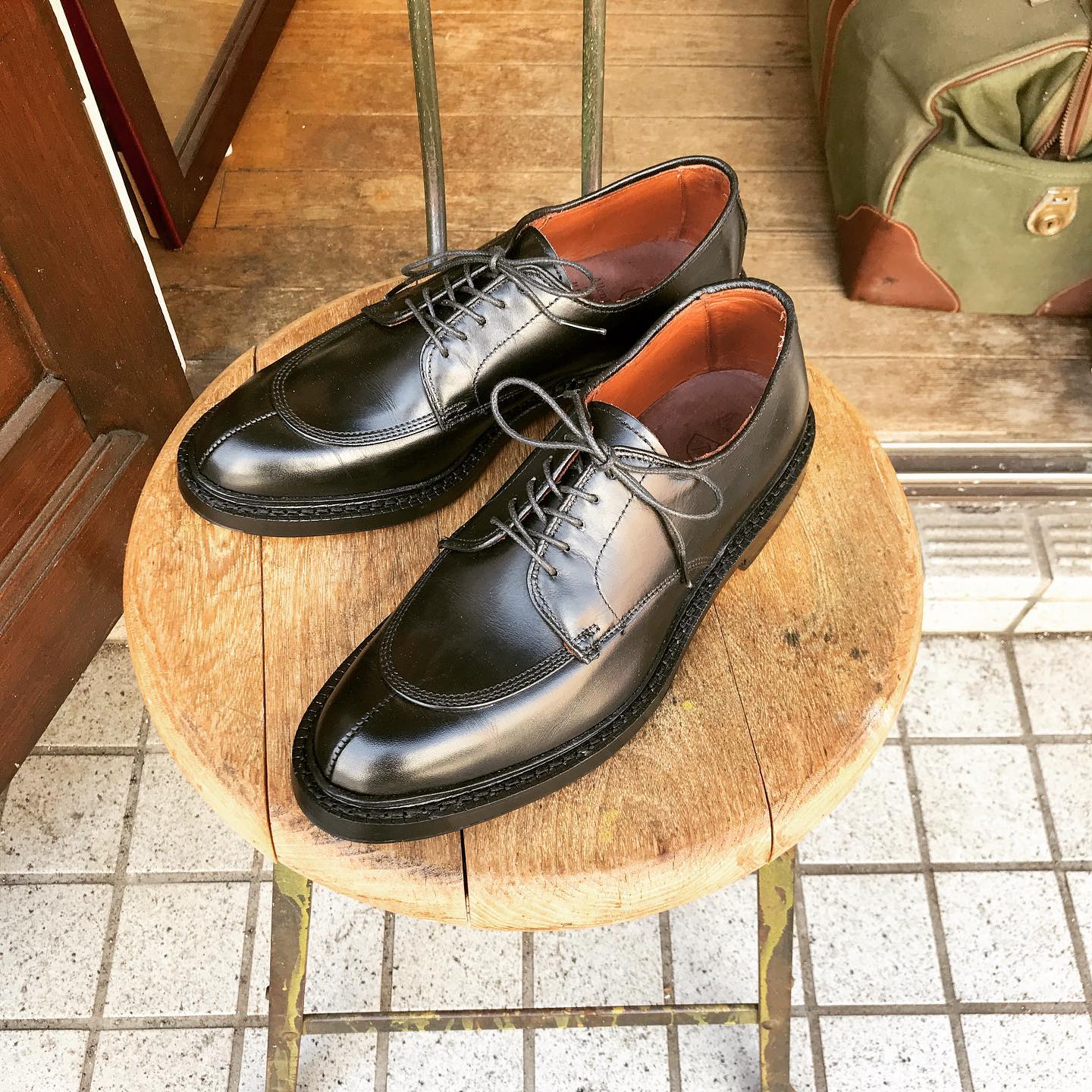 アレン・エドモンズ Walton×ビブラムアンジェラ... - Shoe Repair glue 