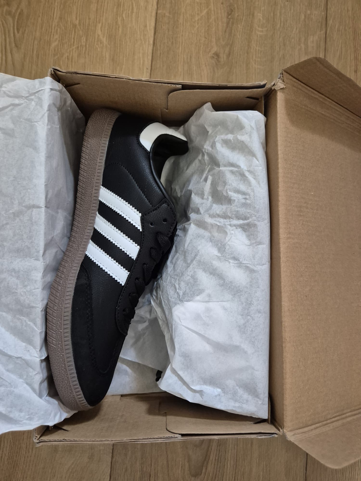 Nike Phantom 25.5cm　FG 🌟Adidas 𝑩𝒂𝒓𝒓𝒊𝒄𝒂𝒅𝒆 𝑻𝒆𝒂𝒎 4 𝑨𝒍𝒍 𝑪𝒐𝒖𝒓𝒕🌟 🔴CON
