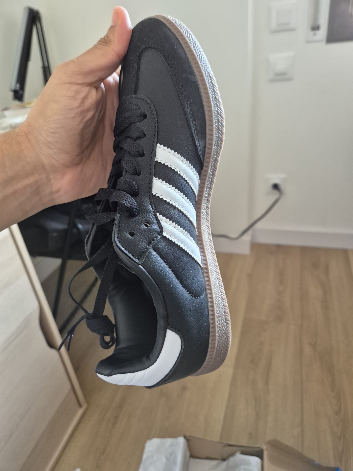 🌟Adidas 𝑩𝒂𝒓𝒓𝒊𝒄𝒂𝒅𝒆 𝑻𝒆𝒂𝒎 4 𝑨𝒍𝒍 𝑪𝒐𝒖𝒓𝒕🌟 🔴CON