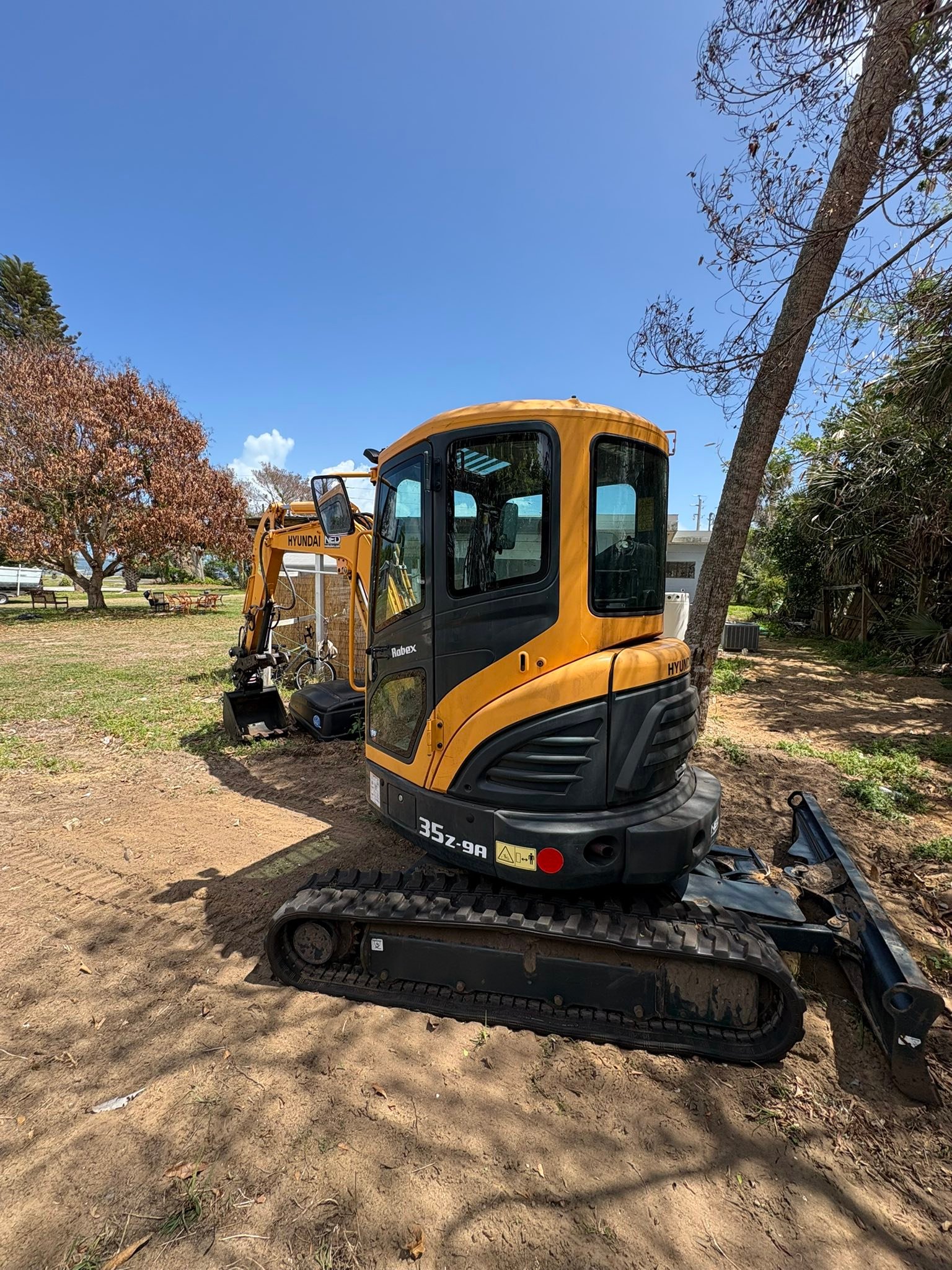 I have a 2025 Hyundai 35Z-9A Mini Excavator 300 hours Hydraulic