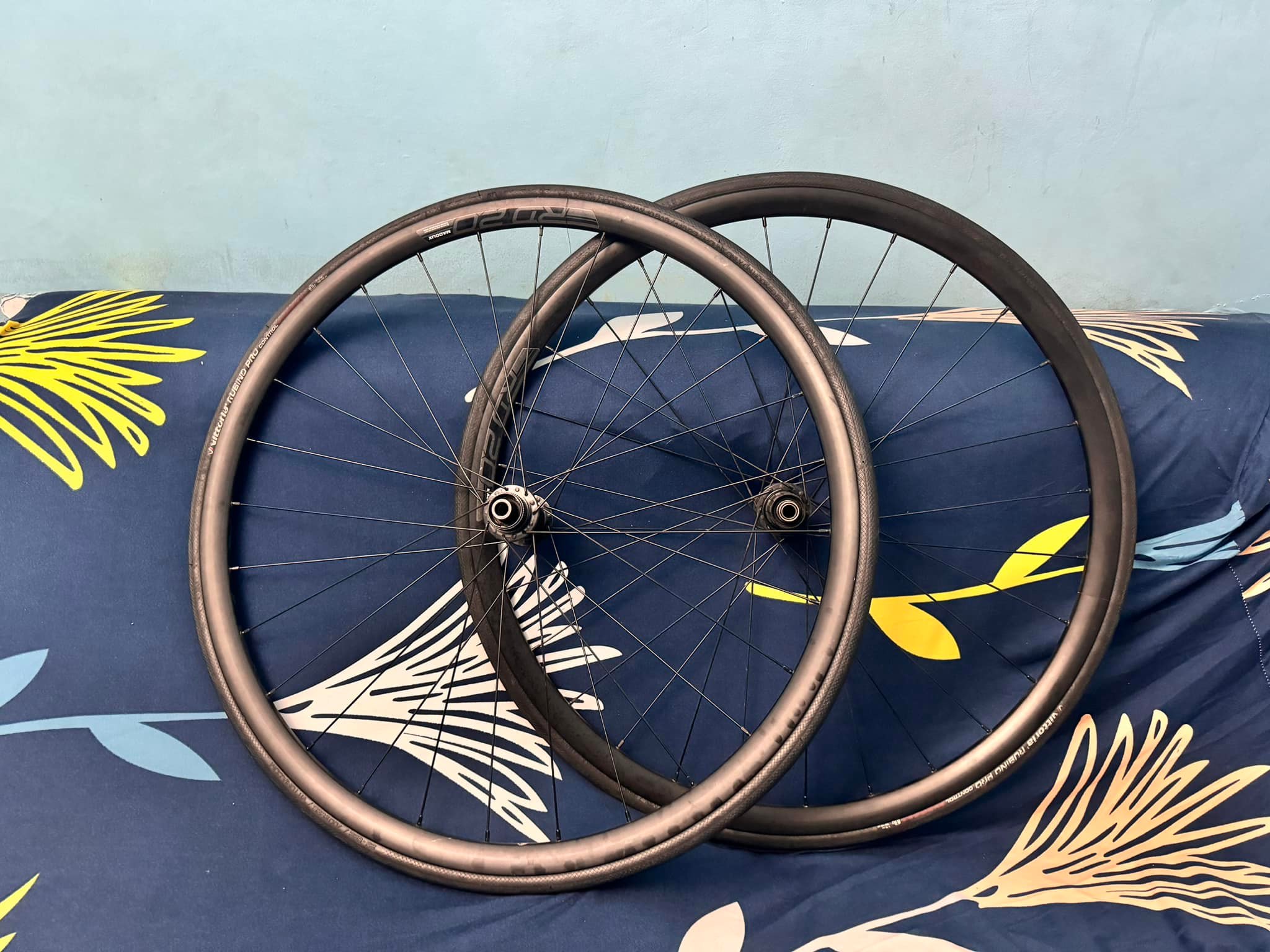 Shimano Maddux R3.0 bike wheels for sale
